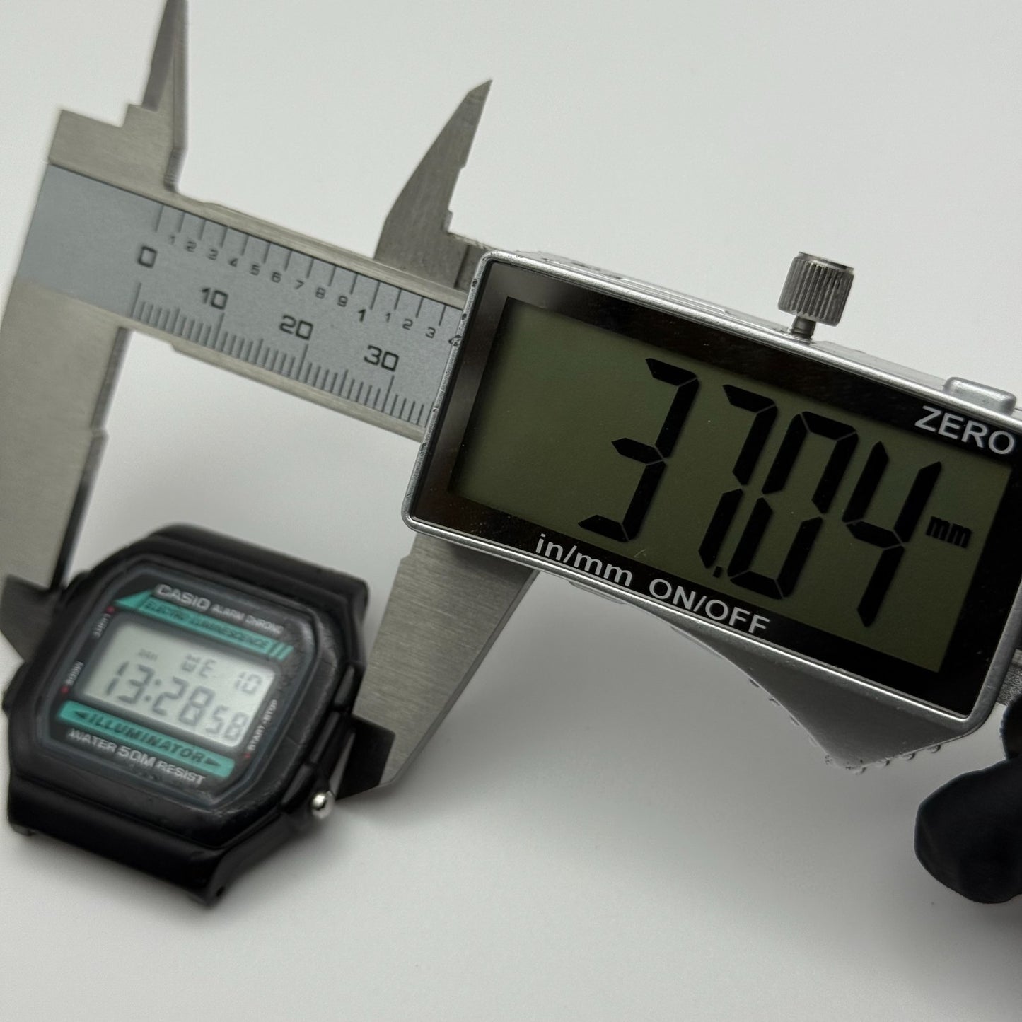 Casio W-86 Quartz Watch Alarm Chrono Illuminator Thailand 37mm PARTS REPAIR