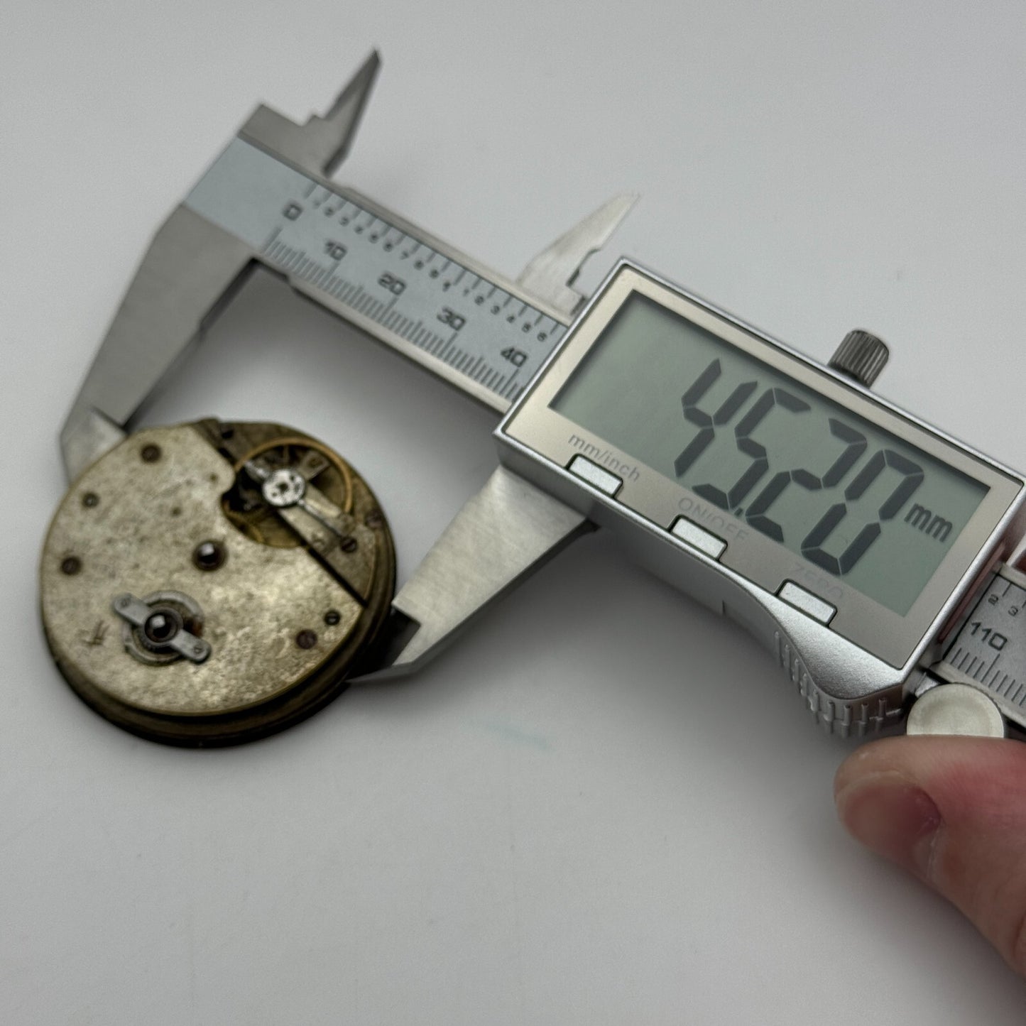 45.9mm Unidentified Antique Key Wound Pocket Watch Movement PARTS REPAIR SPARES