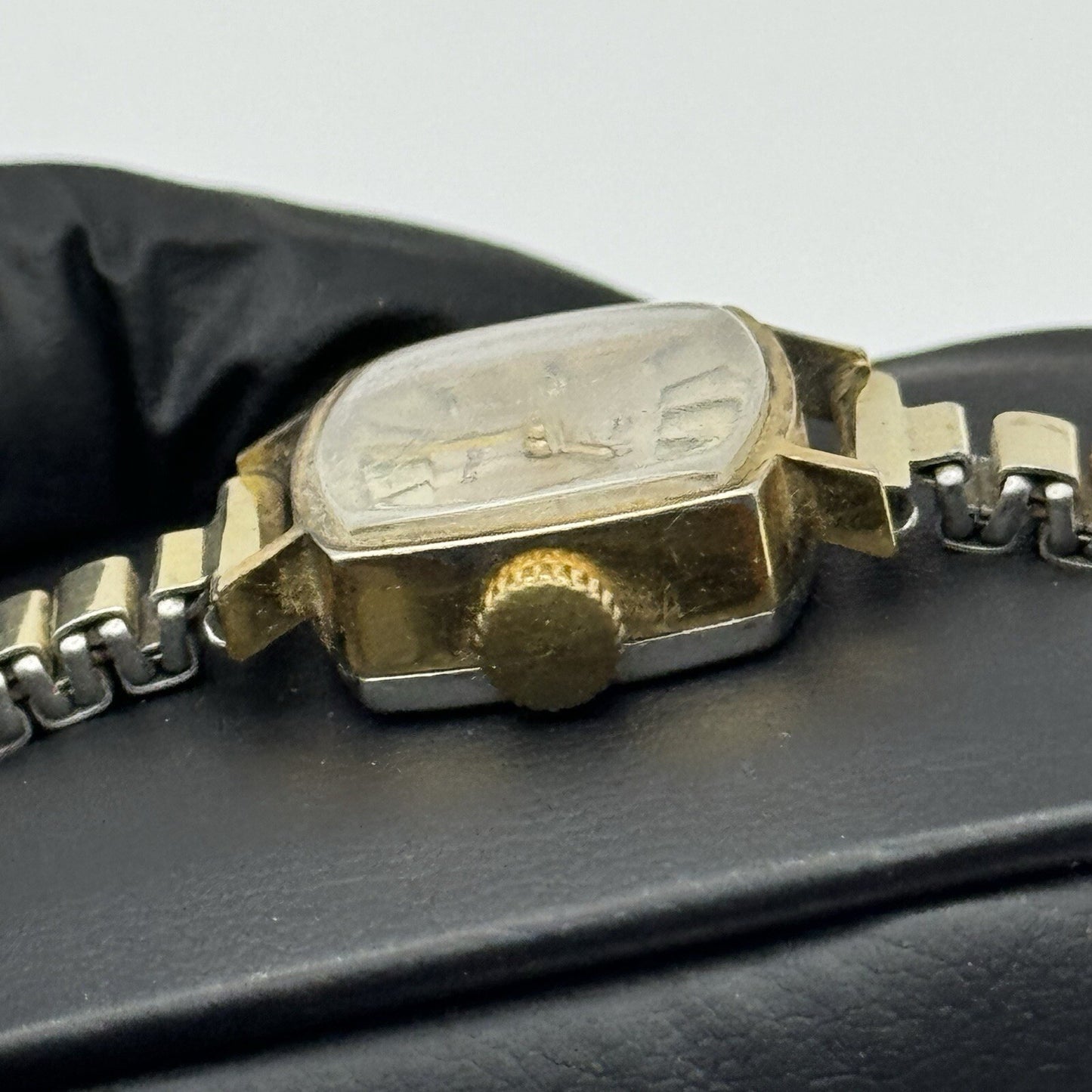 21mm WORKING Vintage Avia Art Deco Expandable Strap Ladies Cocktail Wristwatch