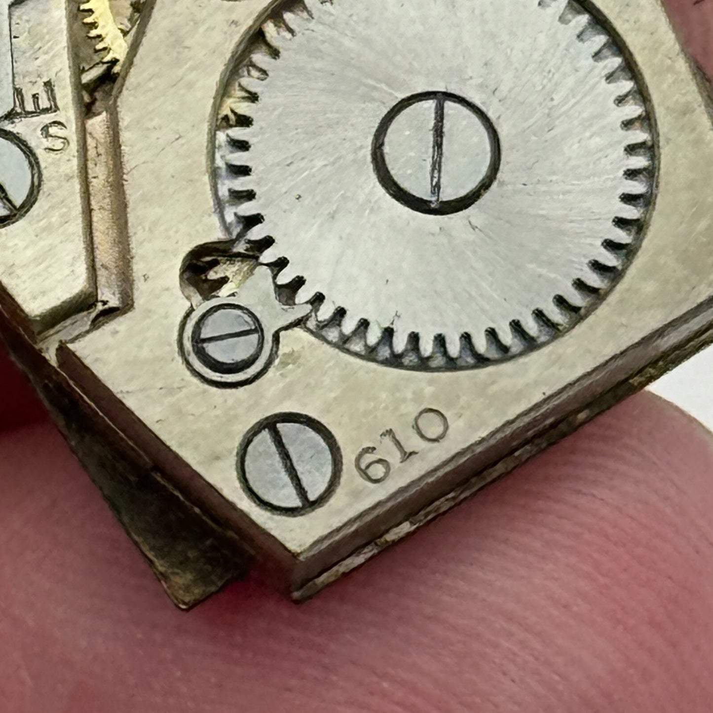 17.7mm Running Marvin Cal 610 Manual Wind Tank Watch Movement Vintage PARTS