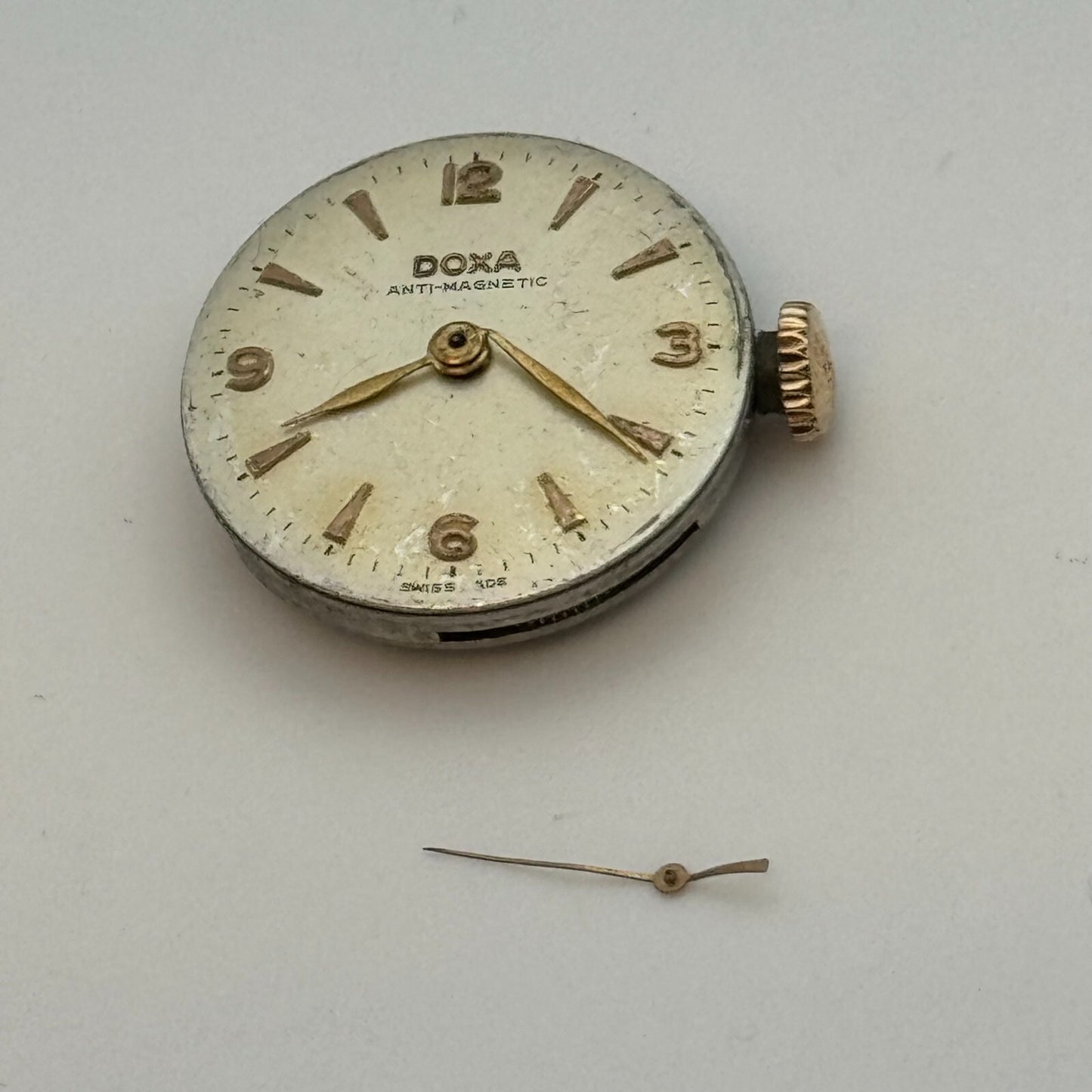 19.6mm Doxa Cal 137 8 3/4 Manual Wind Watch Movement Swiss Made Vintage PARTS