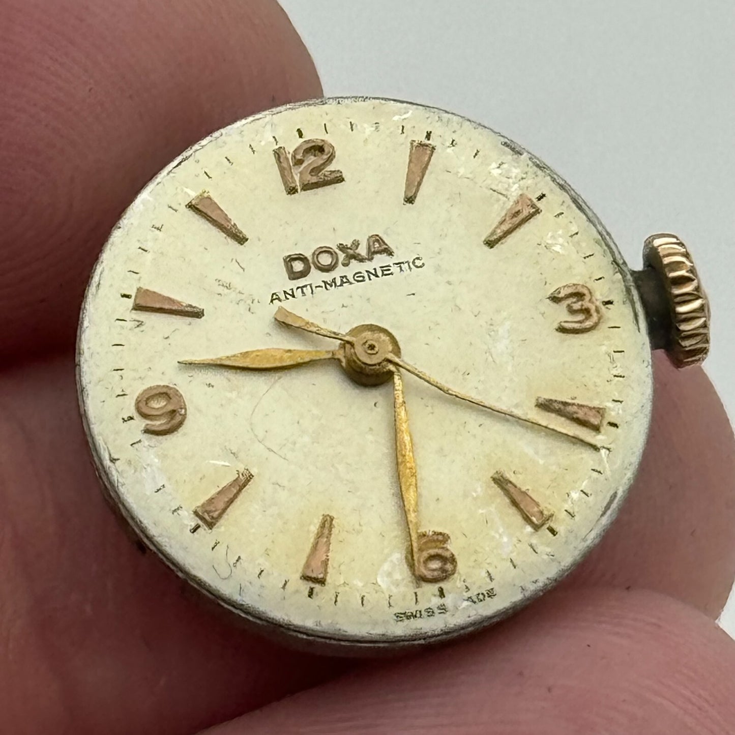 19.6mm Doxa Cal 137 8 3/4 Manual Wind Watch Movement Swiss Made Vintage PARTS