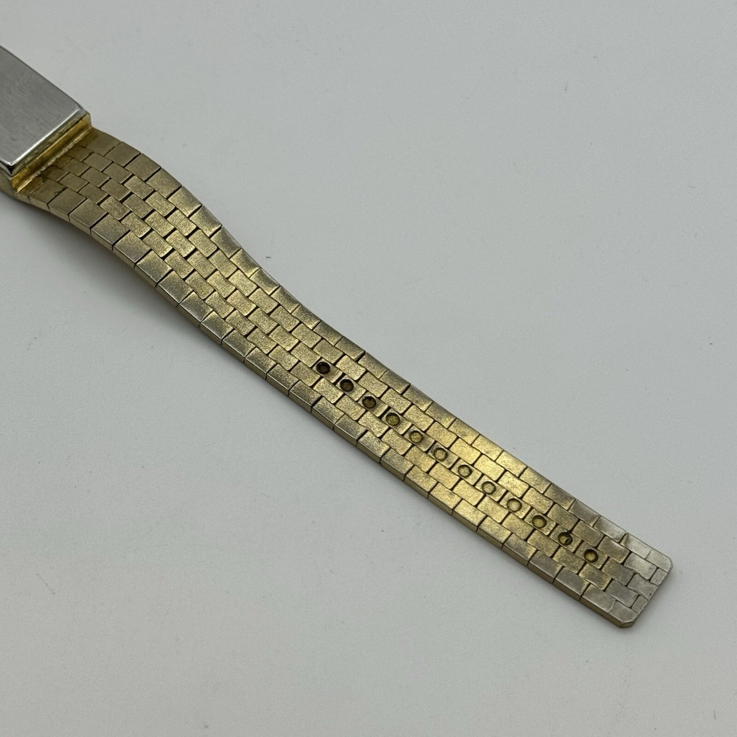 16mm WORKING Ladies Gillex Swiss Gold Tone Bark Affect Manual Wind Vintage Watch