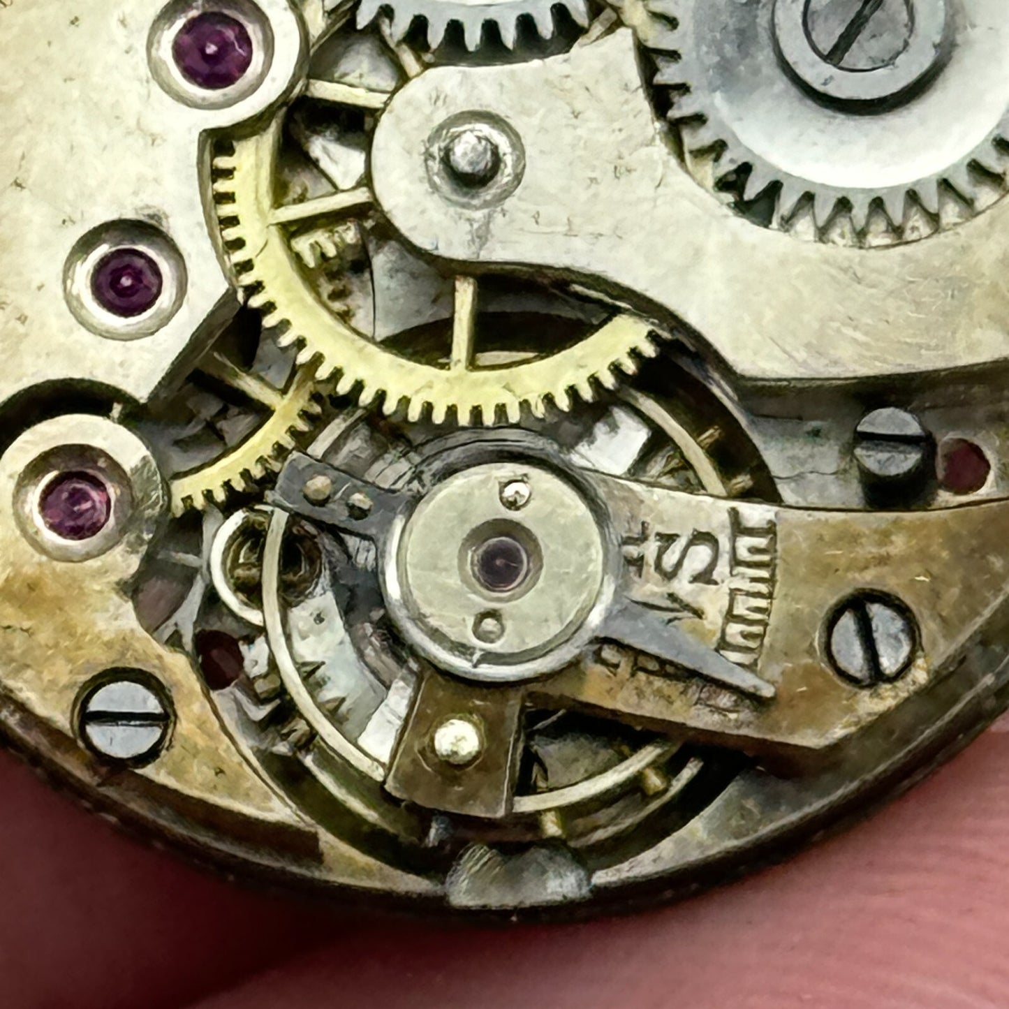 23.6mm Unidentified 15 Jewels Swiss Vintage Manual Wind Watch Movement PARTS