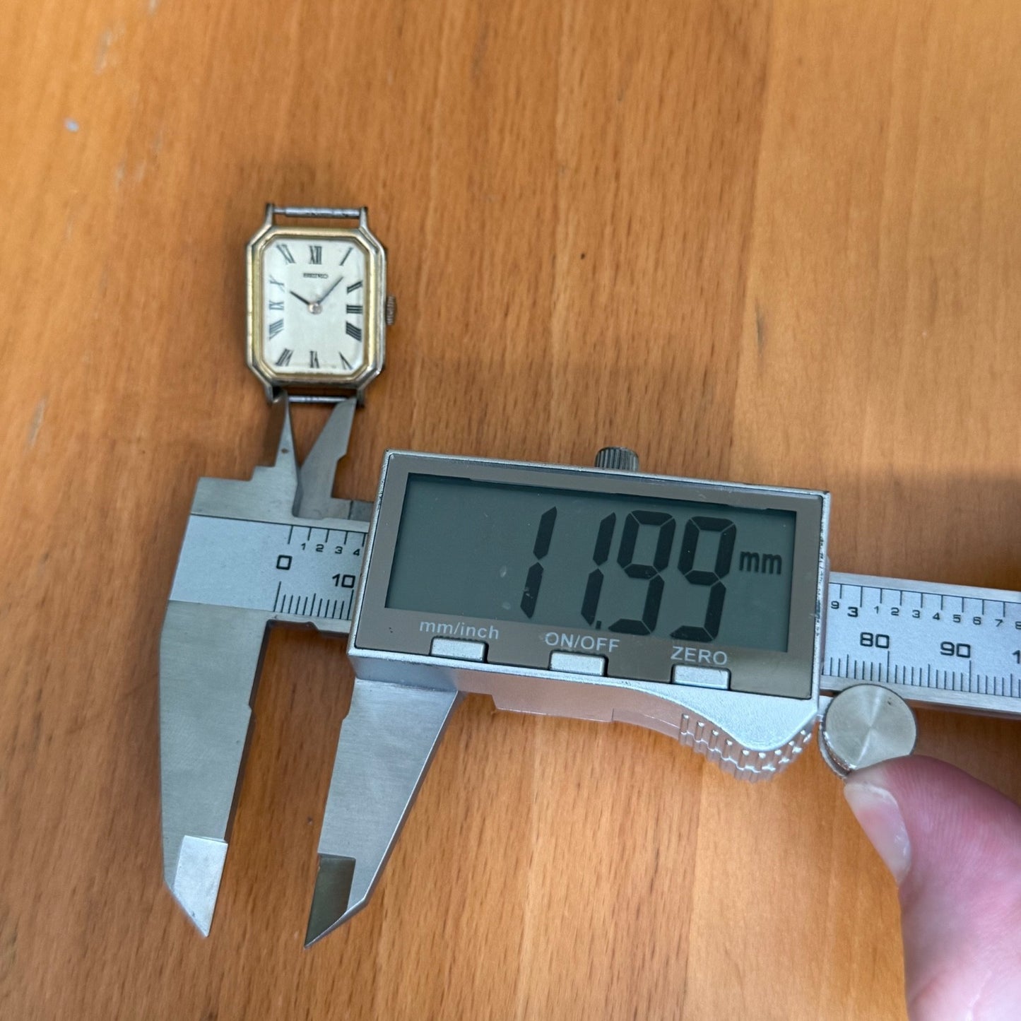 20mm Vintage Seiko 1100-5460 Japan Ladies Manual Wind 11A Watch PARTS / REPAIR