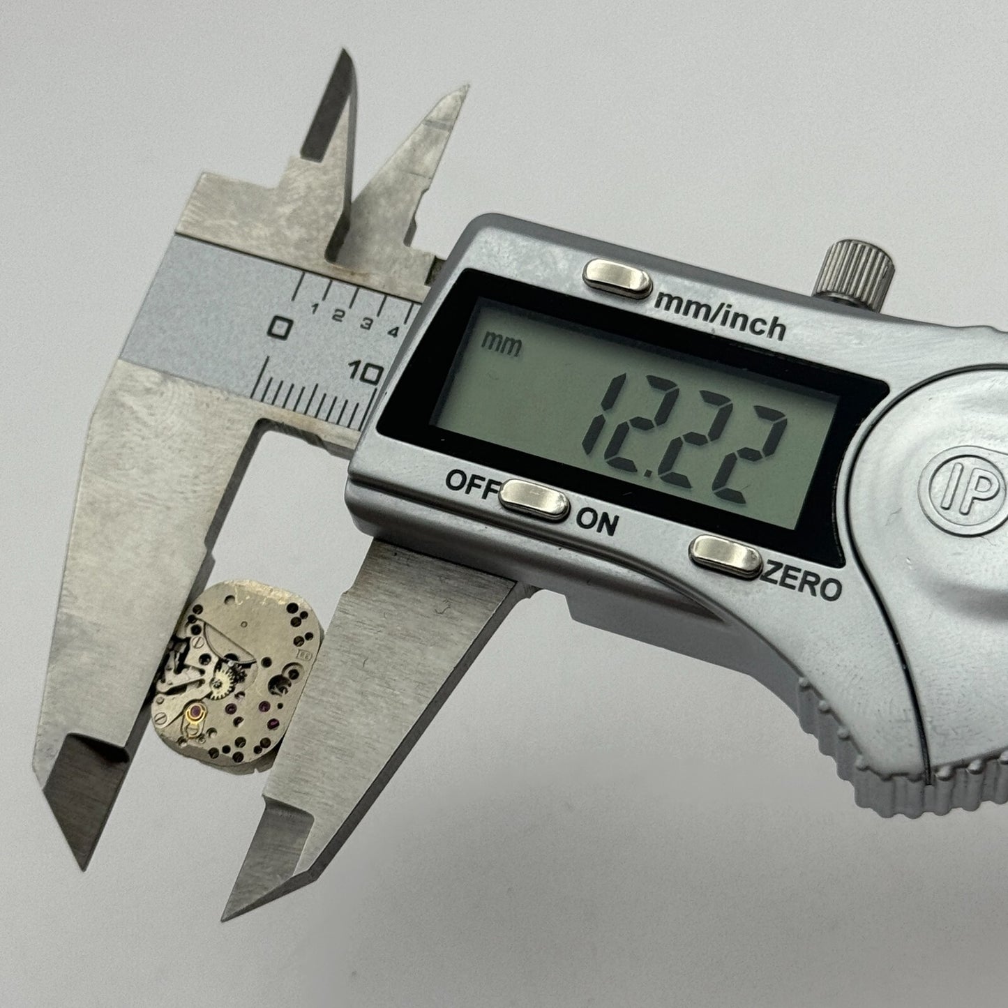 12.2mm Ladies AS 976 A Schild RE Manual Wind Watch Movement Swiss Vintage PARTS