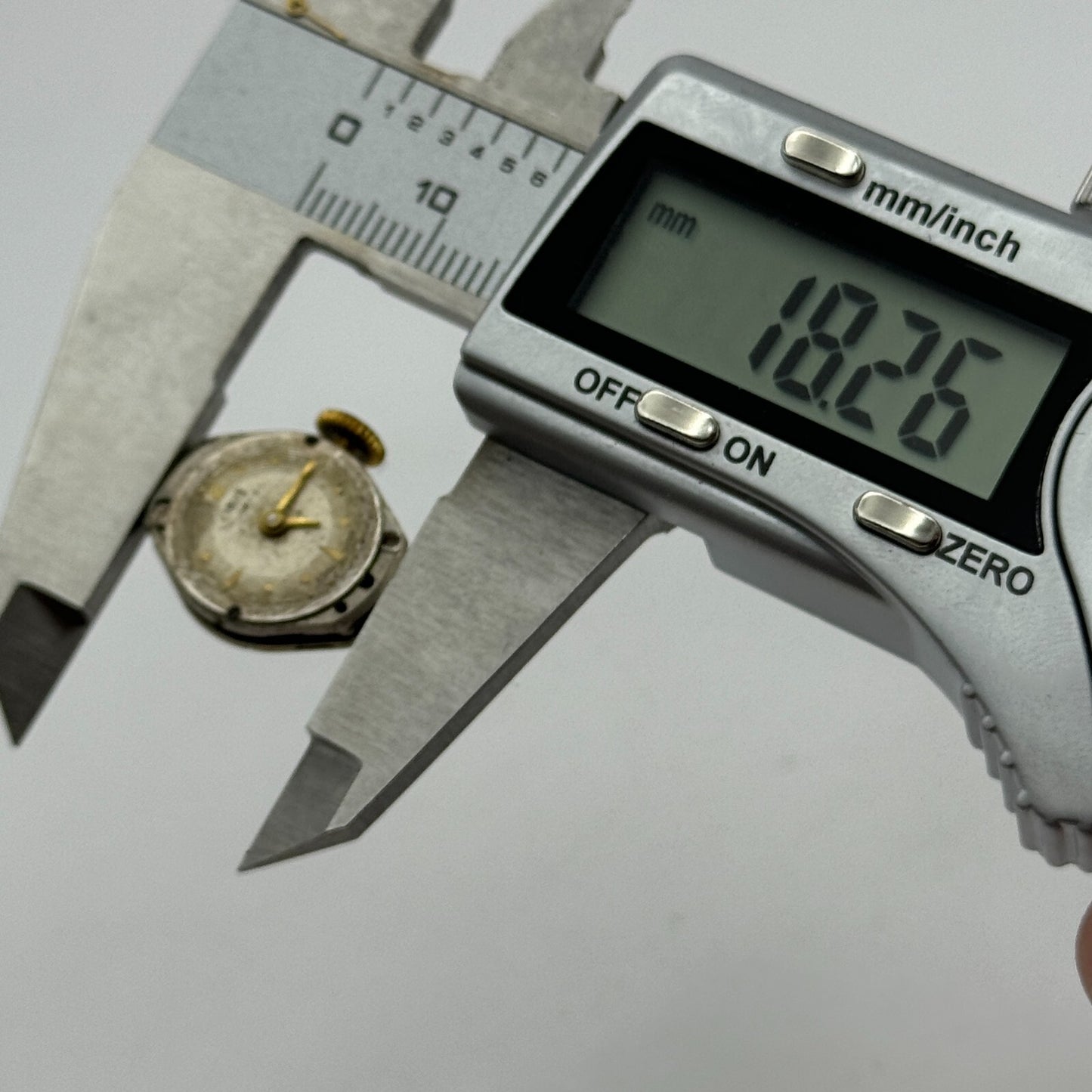 15.4mm Ladies Oris Cal 380 Manual Wind Watch Movement Swiss Vintage PARTS SPARES