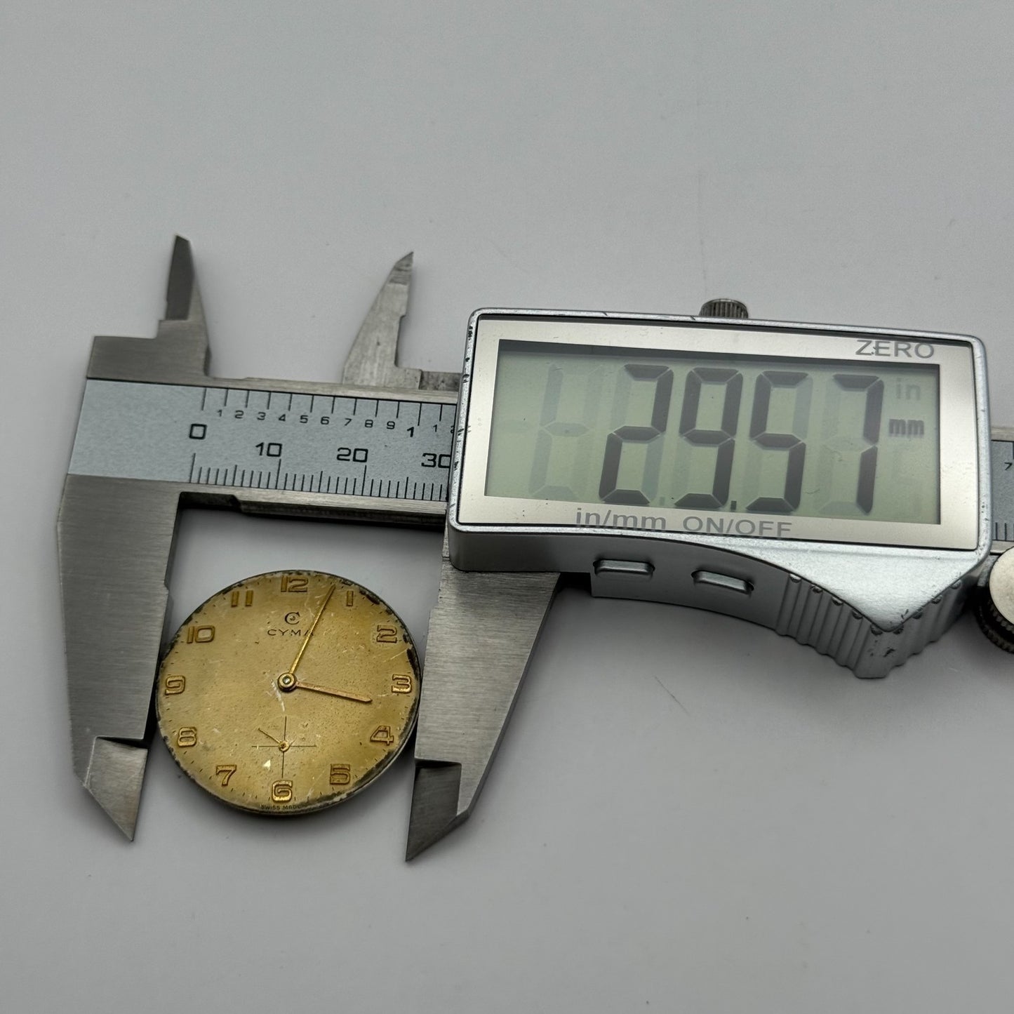 Cyma R. 484 Watch Movement Manual Wind Vintage Swiss 17 Jewels Parts 28.2mm