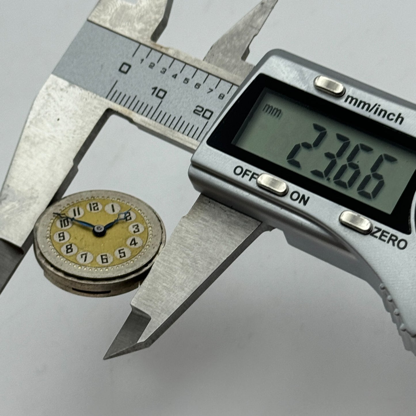 23.6mm Cyma Ref 030 Manual Wind Watch Movement Swiss Vintage PARTS SPARES