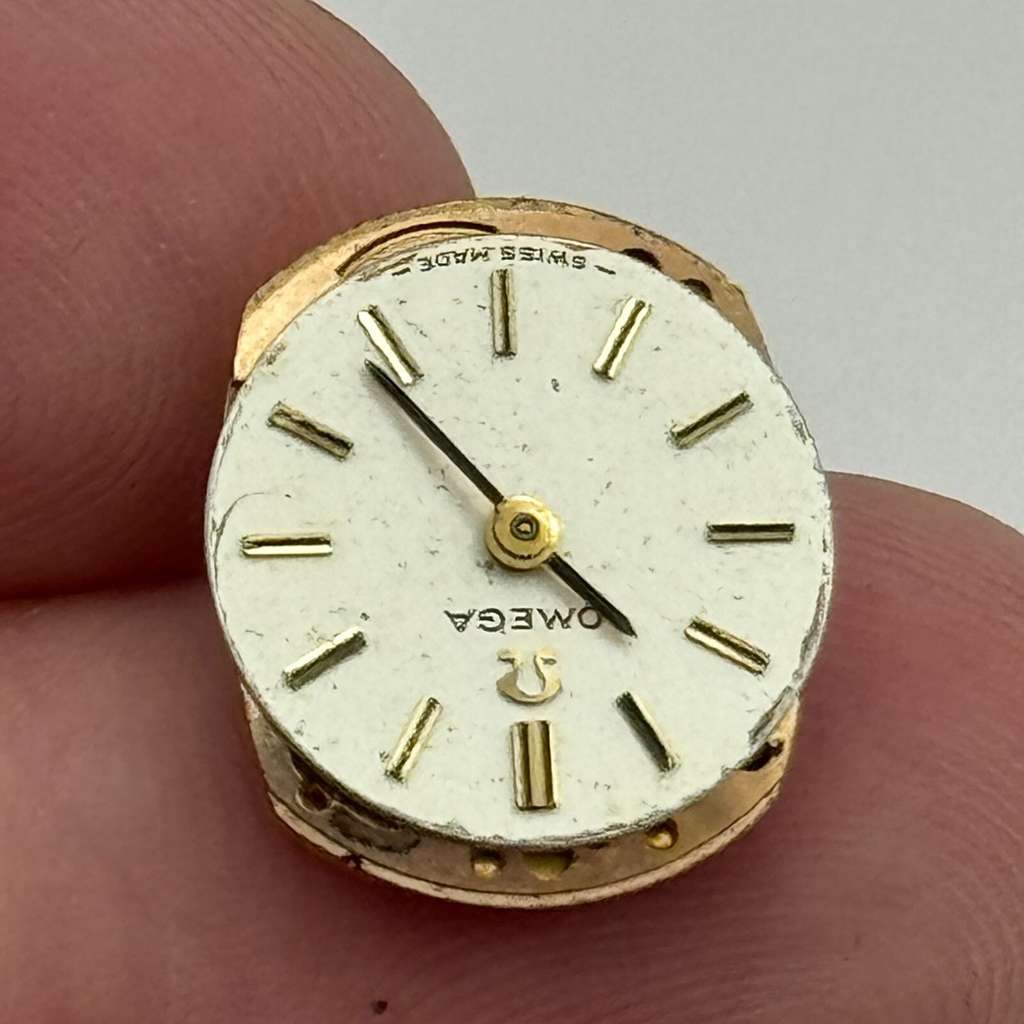 12.5mm Ladies Omega Cal 484 Manual Wind Watch Movement Swiss Vintage PARTS SPARE