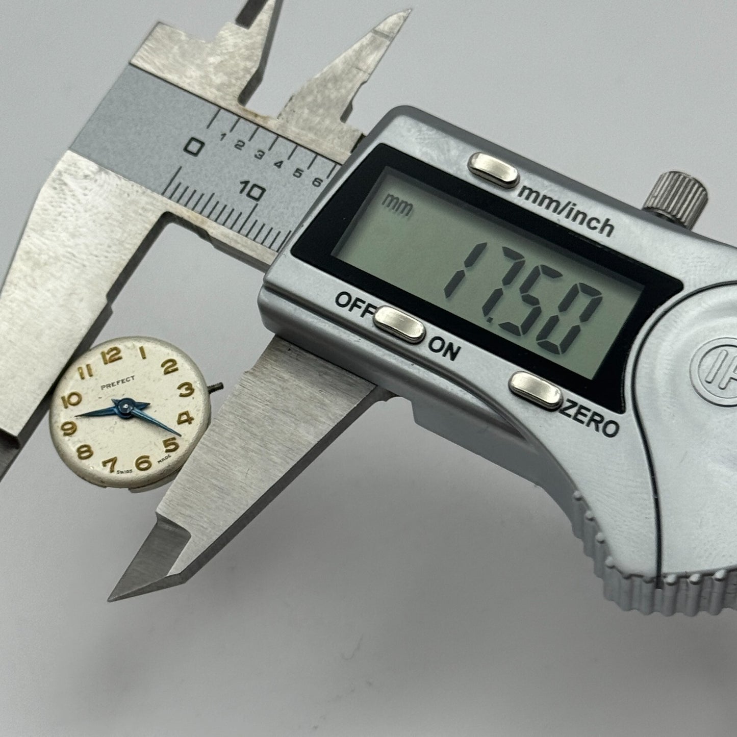 17.4mm Prefect Felsa F 4022 Manual Wind Watch Movement Swiss Vintage PARTS SPARE