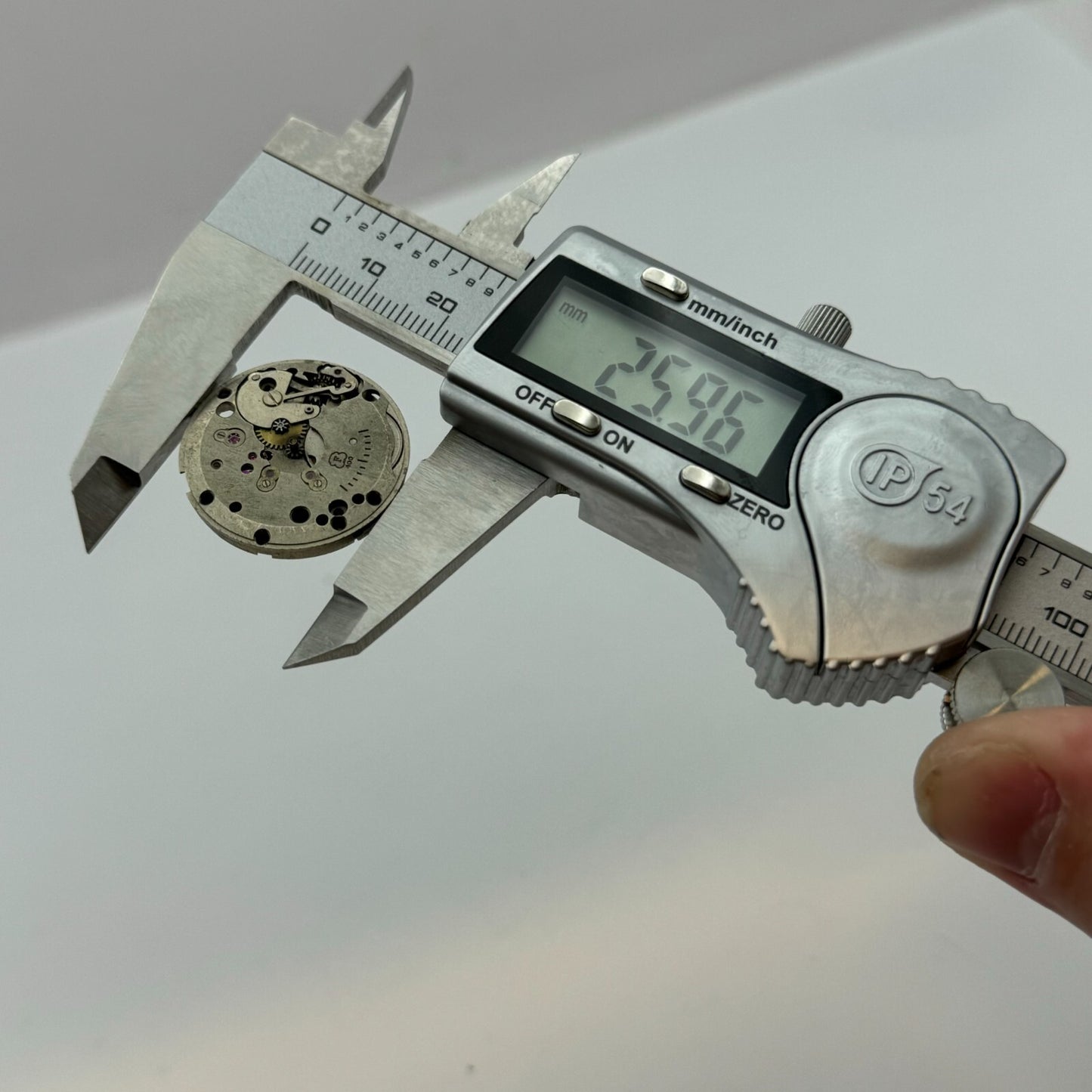 25.9mm Men's Felsa F 400 Manual Wind 17 Jewels Swiss Watch Movement PARTS SPARES