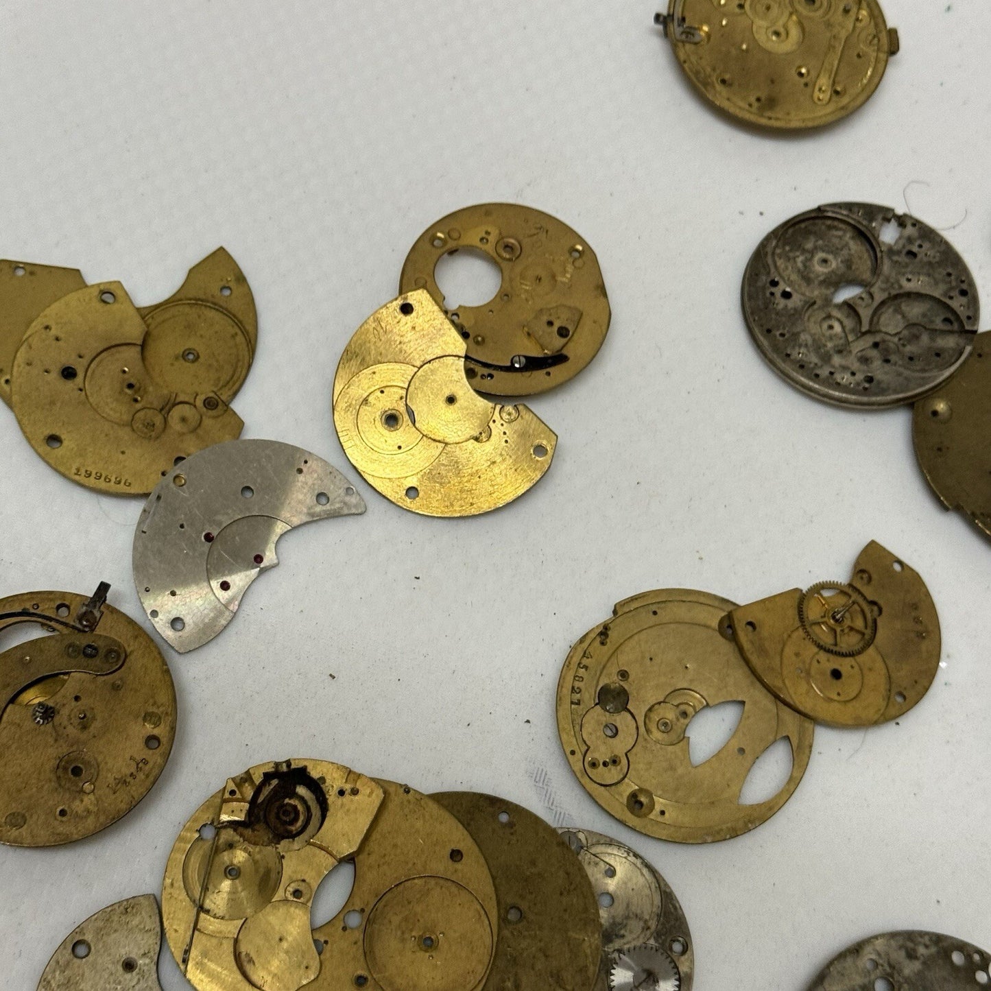 390 Grams Mixed Partial Pocket Watch Movements Watchmakers Job Lot Spares Parts
