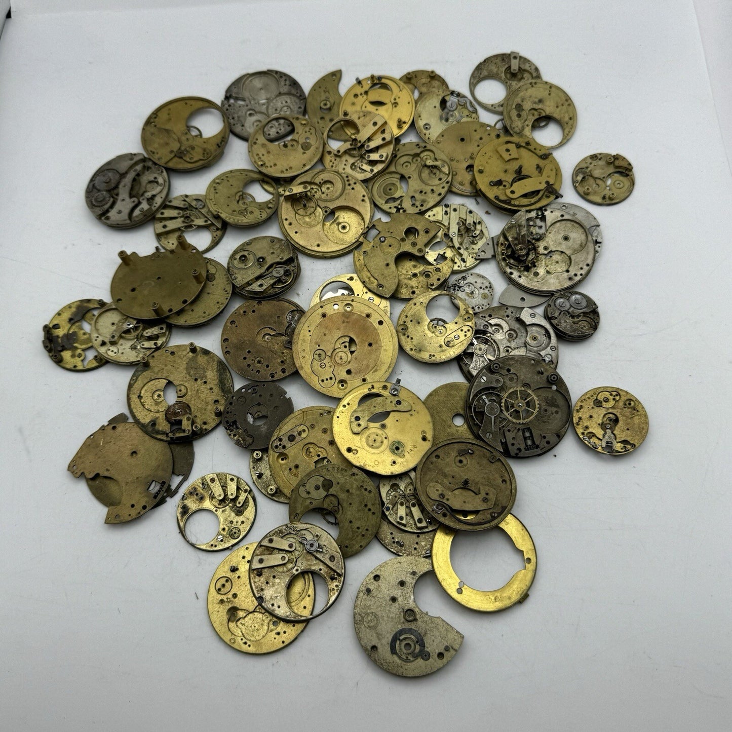 770 Grams Job Lot Of Pocket Watch Movements Parts For Spares / Repairs / Parts