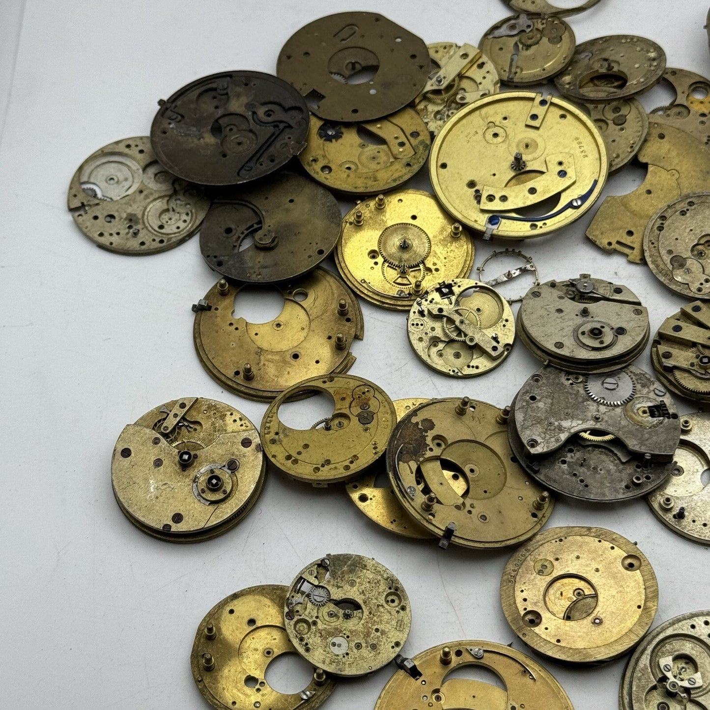 650 Grams Job Lot Of Pocket Watch Movements Parts For Spares / Repairs / Parts