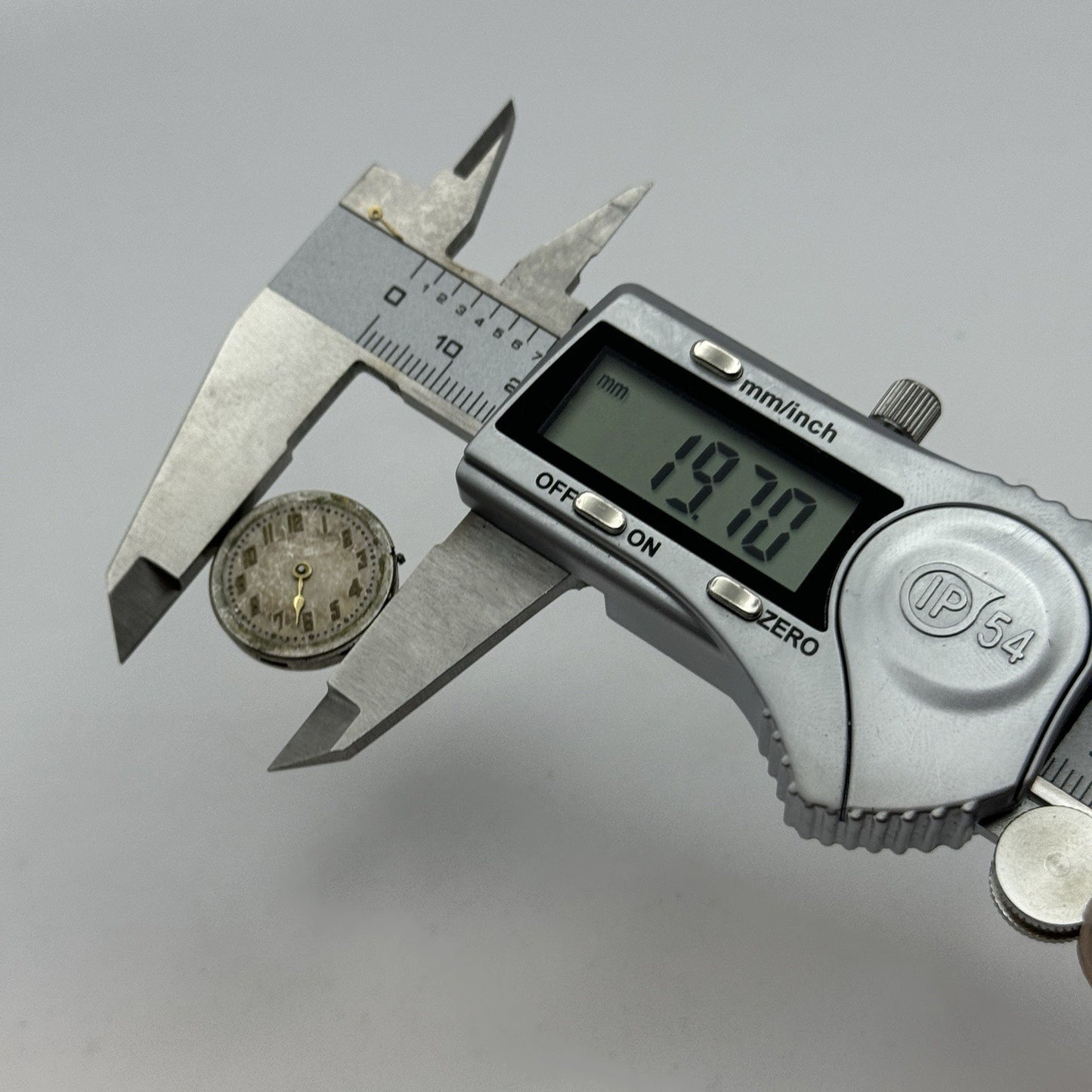 19.6mm Record 15 Jewels Swiss Manual Wind Watch Movement Vintage PARTS SPARES