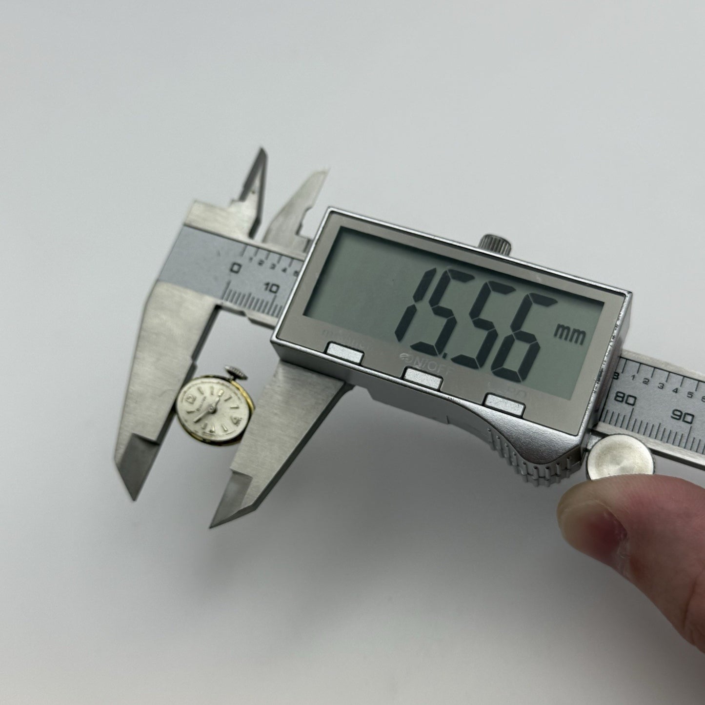 13.2mm Vintage Ladies Bulova 5BD Manual Wind Swiss Watch Movement PARTS REPAIR