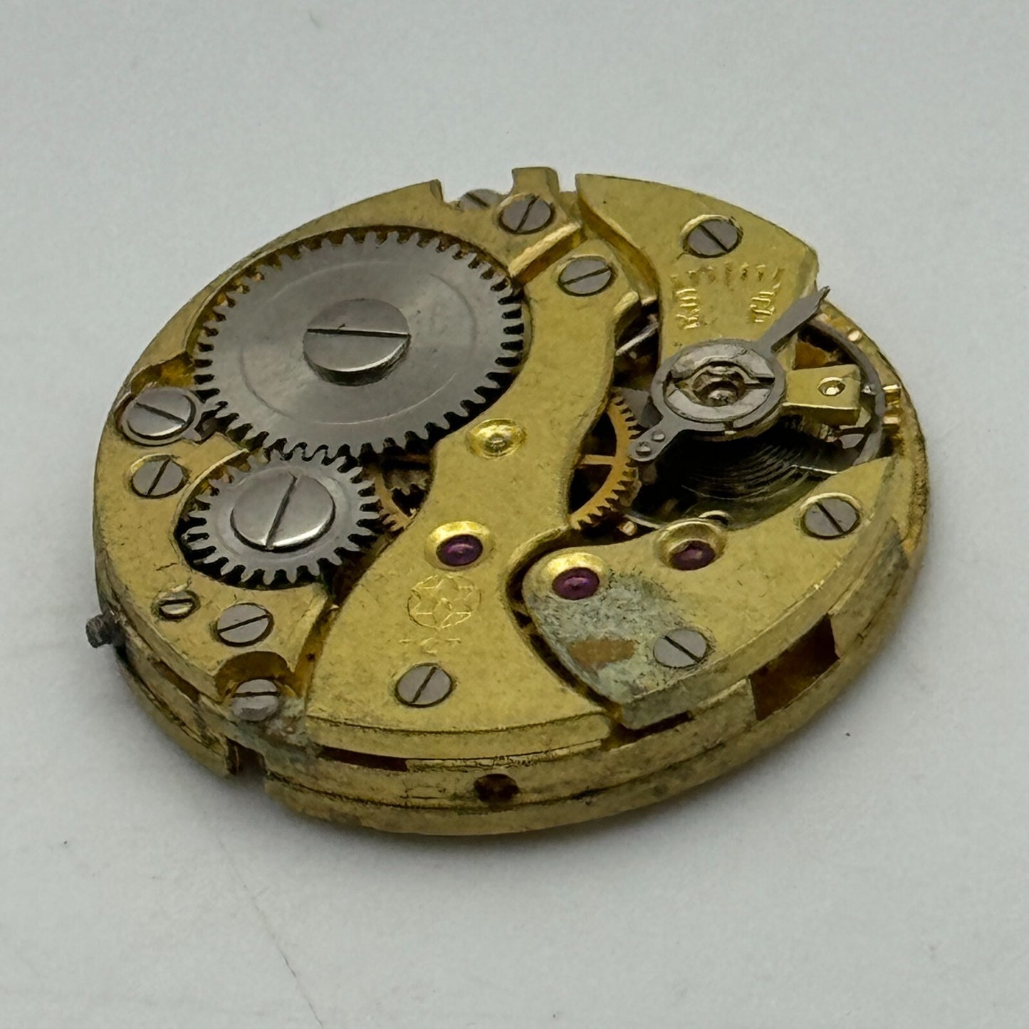 23.6mm West End Watch Co W 707 Manual Wind Watch Movement Swiss Vintage PARTS