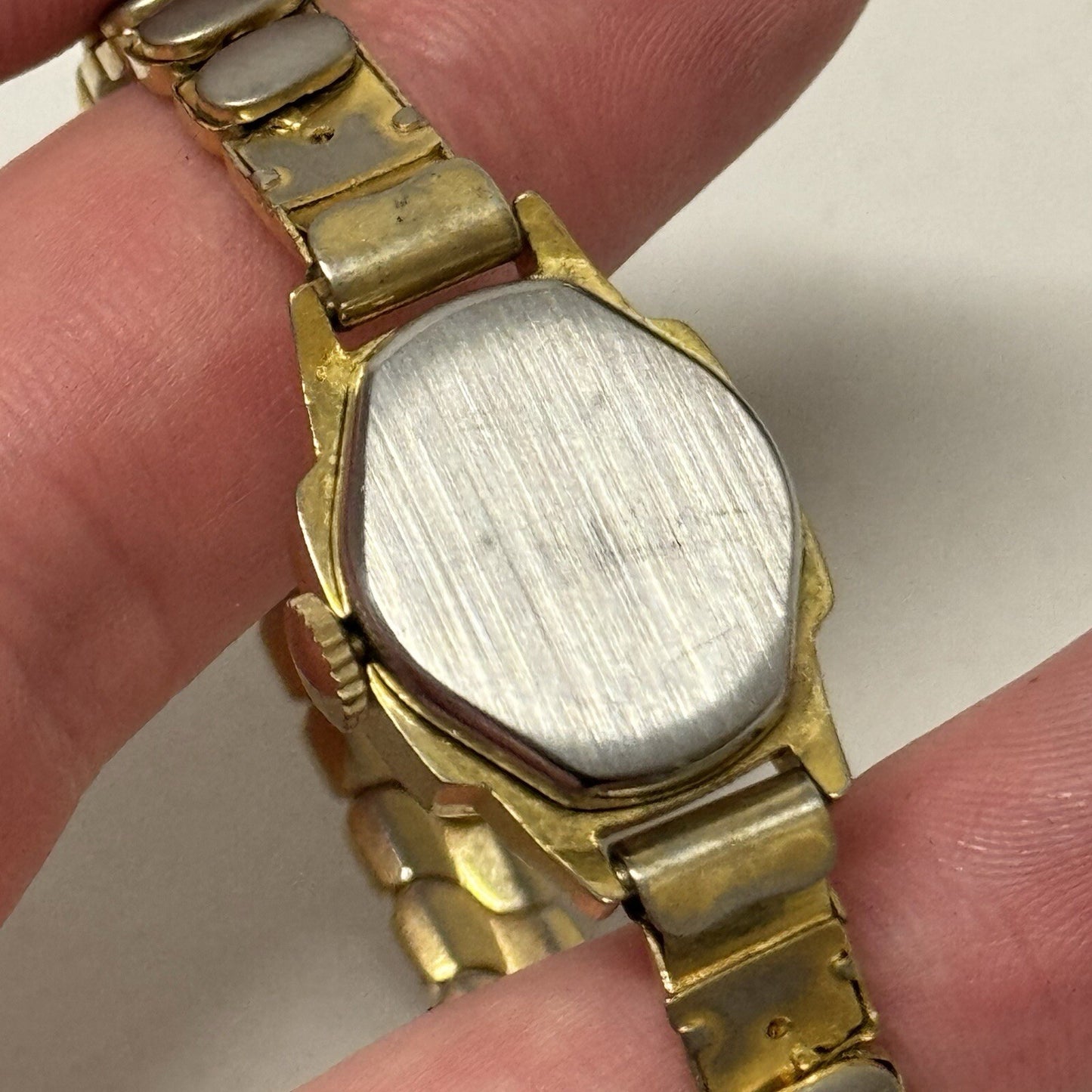 17mm WORKING Vintage Ladies Lucerne Manual Wind Expandable Cal 5001 Mvt Watch