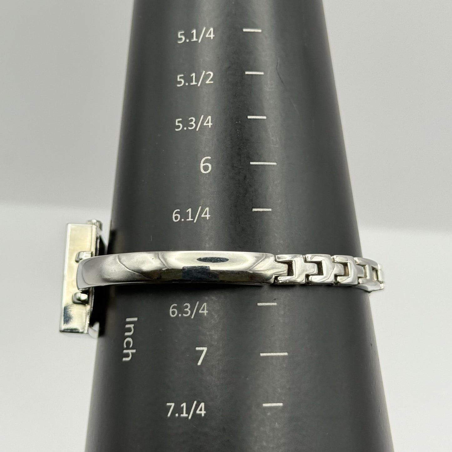 Avon Ladies Quartz Watch Square White Dial Silver Tone Bracelet Working 21mm