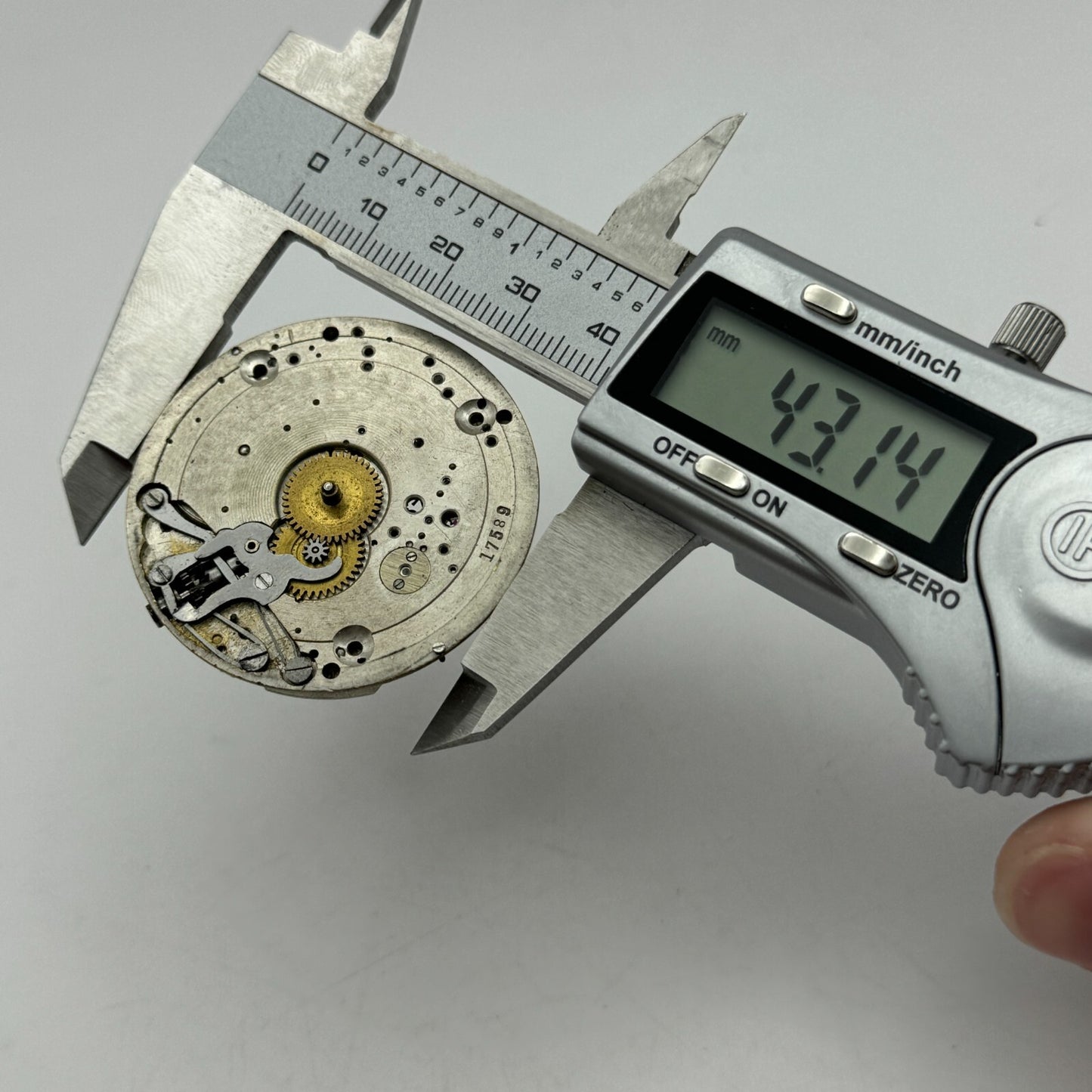 43.1mm Unidentified High Grade 15 Jewels Swiss Pocket Watch Movement PARTS