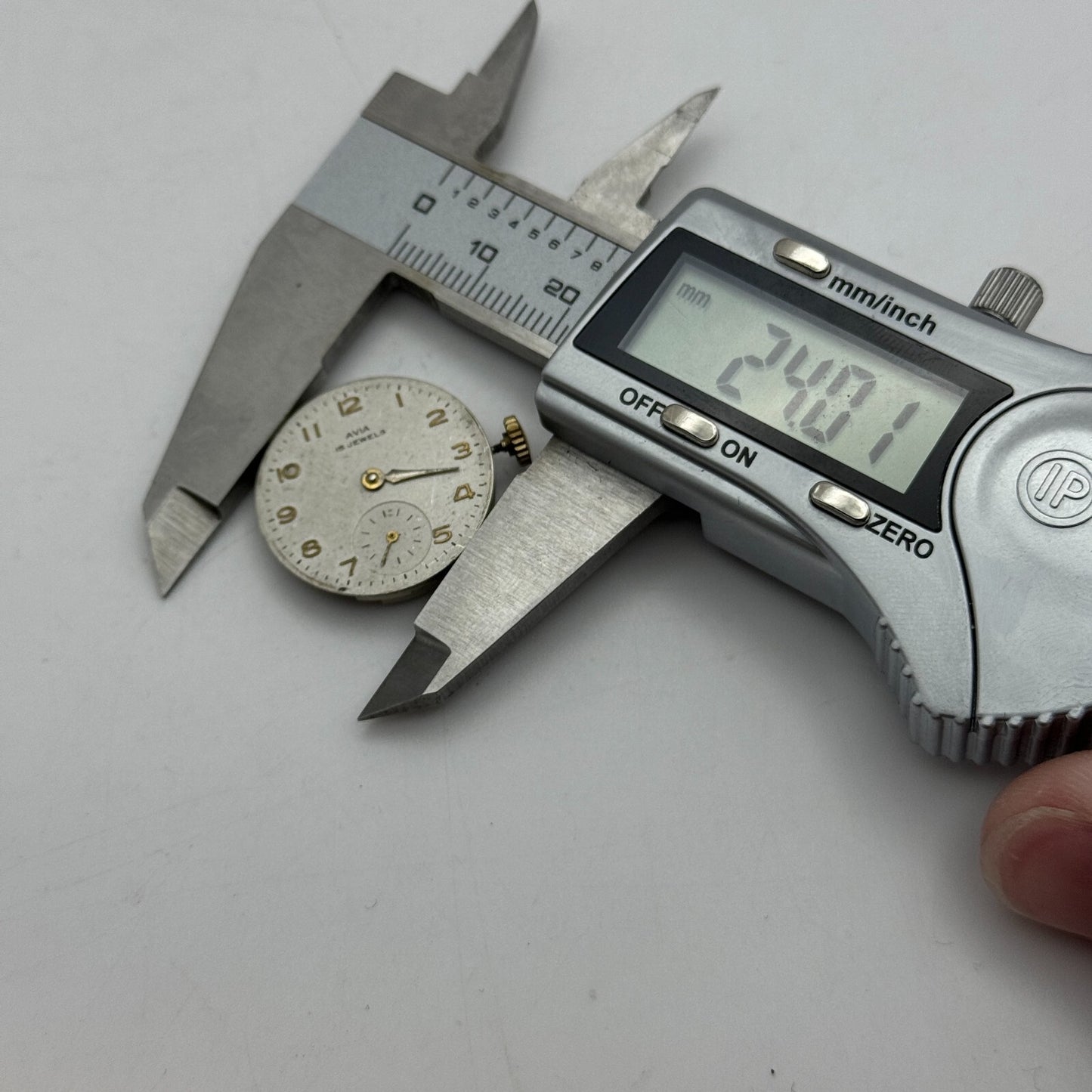 23.6mm Avia AS 984 Manual Wind Watch Movement Swiss Vintage PARTS SPARES