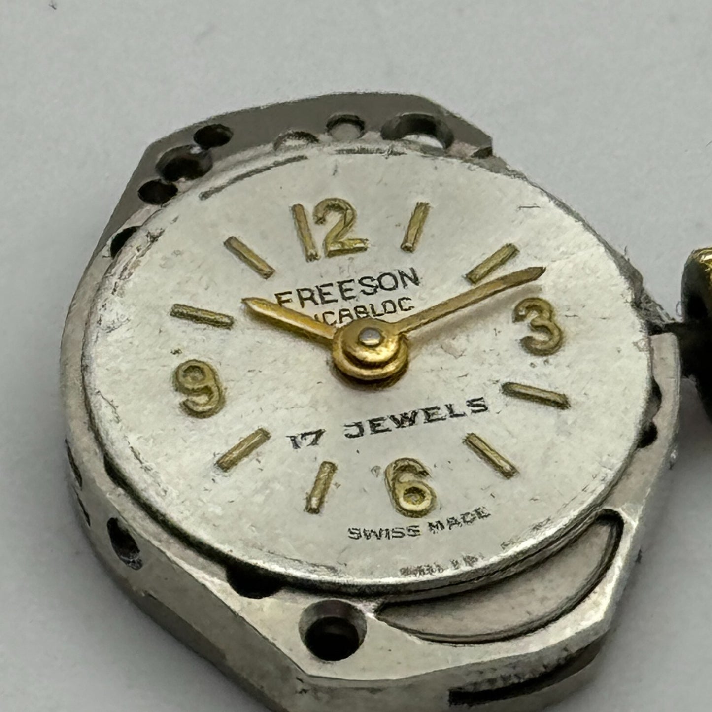 15mm Ladies FHF ST 69 Swiss 17 Jewels Manual Wind Watch Movement Vintage PARTS