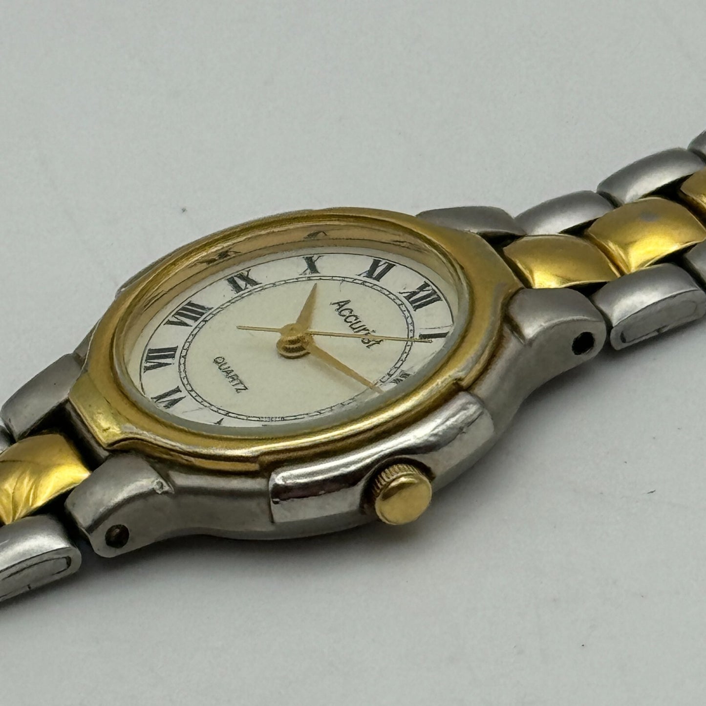 24mm Working Ladies Accurist 813000 Two Tone Vintage Quartz Watch Japan 7.3 Inch
