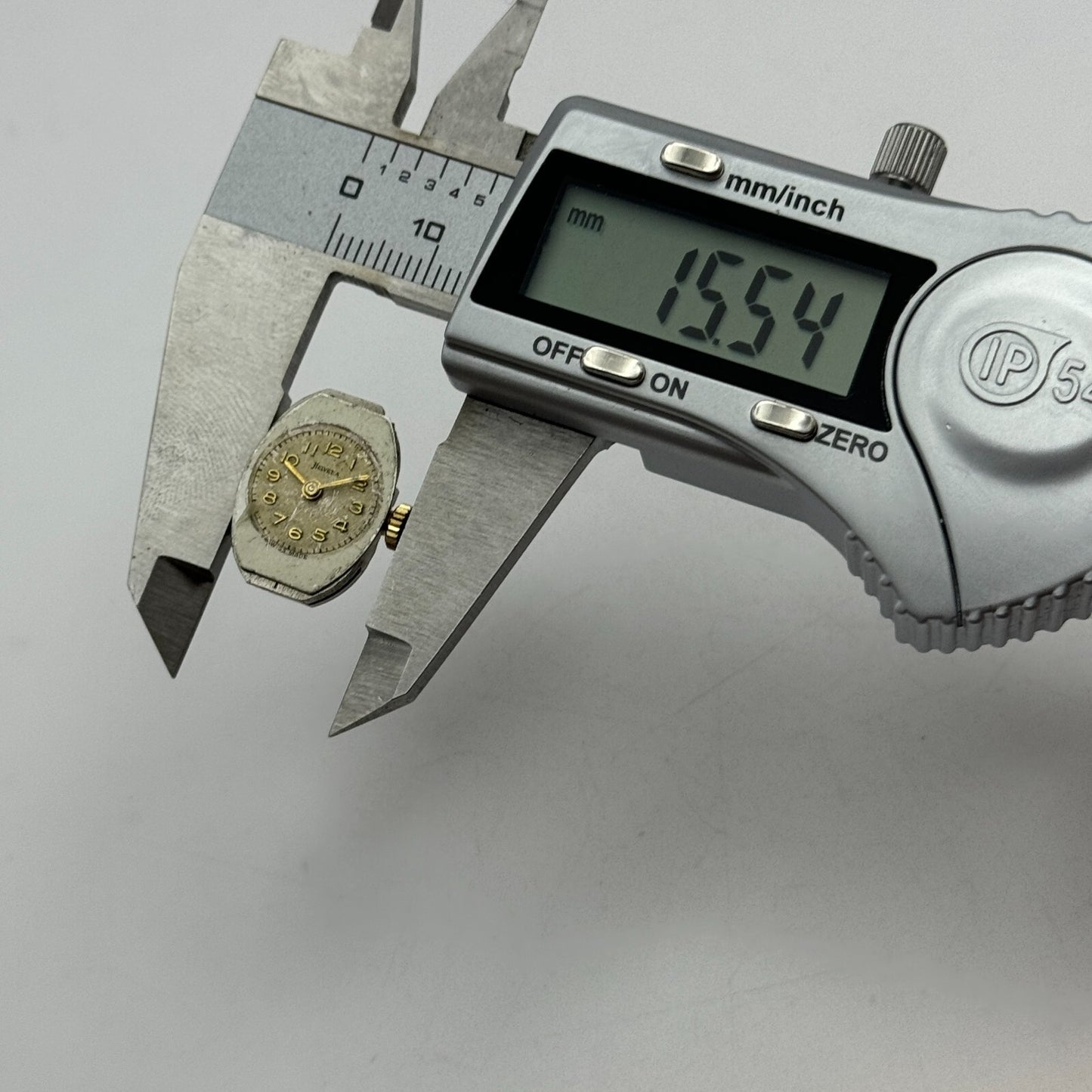 12.6mm Ladies Helvetia Cal 105B Manual Wind Watch Movement Swiss Vintage PARTS