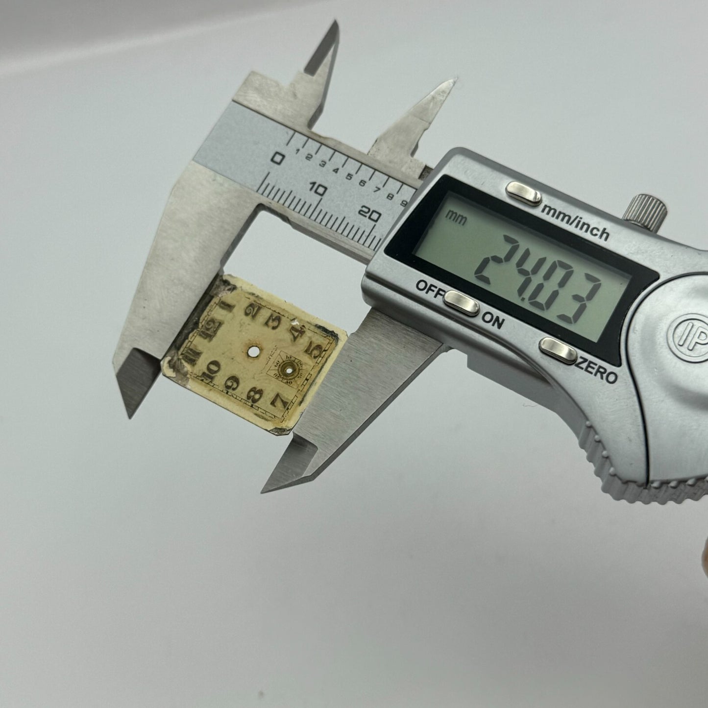 23.7mm Running Rotary AS 340 Manual Wind Watch Movement Swiss Vintage PARTS