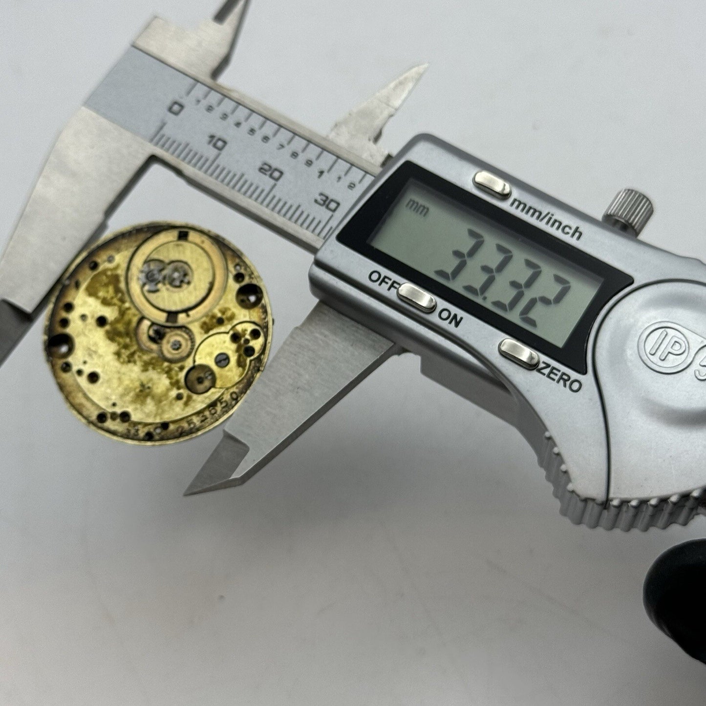 33.3mm Good Quality Cylinder Pocket Watch Movement No Dial Hands FOR PARTS
