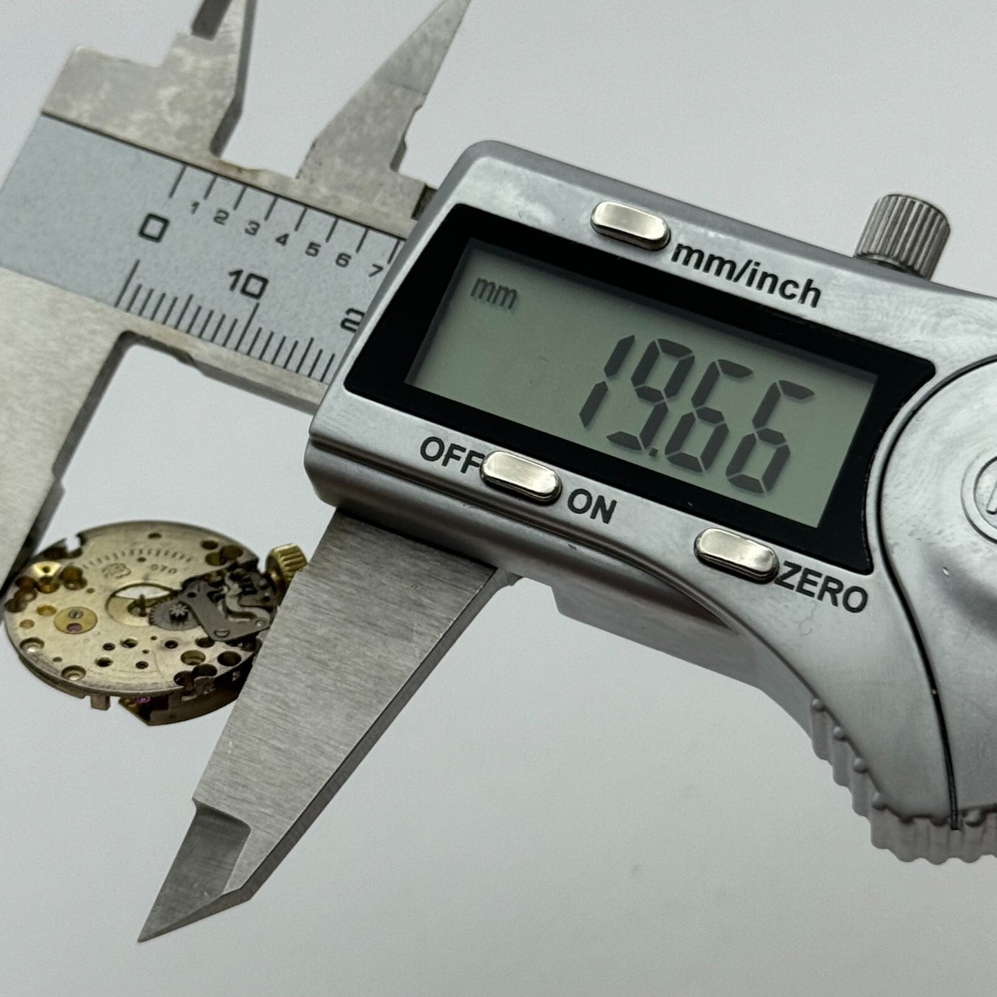 19.6mm AS 970 A Schild Manual Wind 15 Jewels Vintage Swiss Watch Movement PARTS