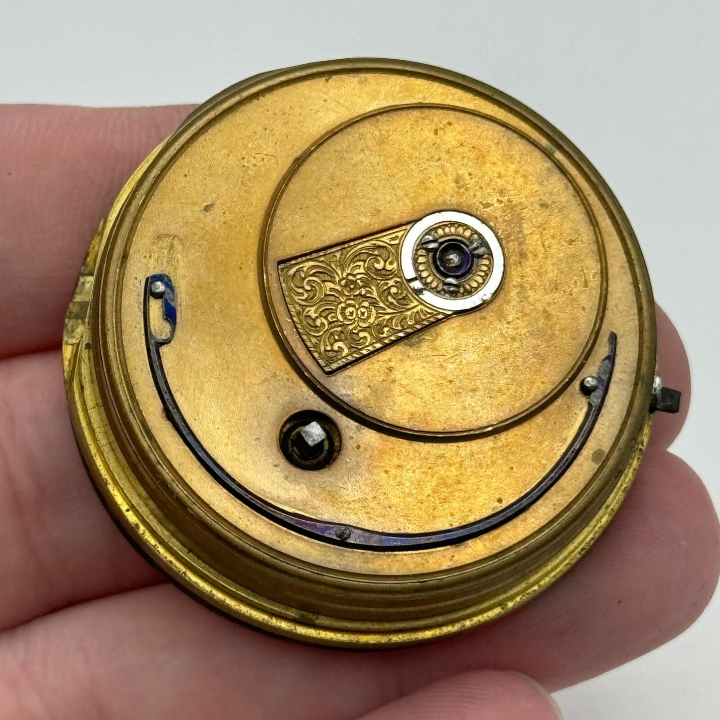 44.3mm Antique Unidentified Fusee Balance Intact Pocket Watch Movement PARTS