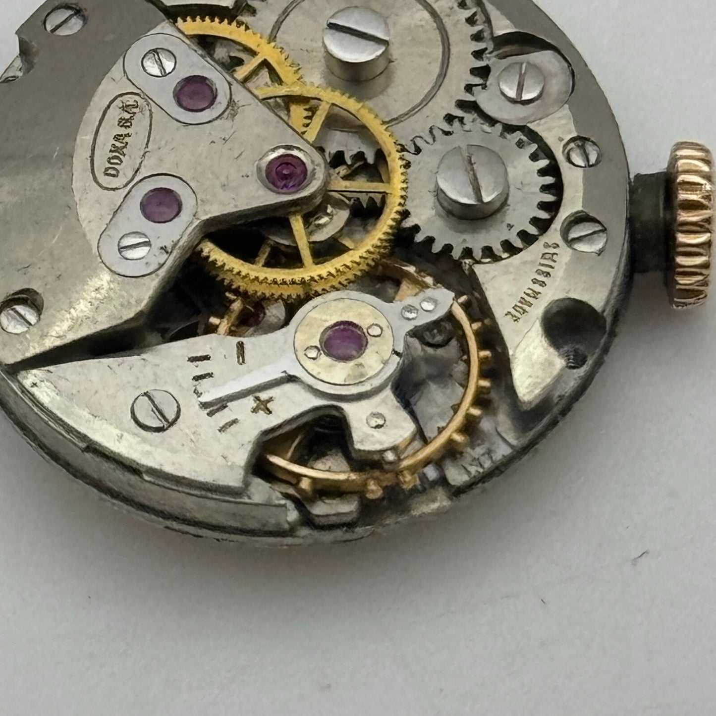19.6mm Doxa Cal 137 8 3/4 Manual Wind Watch Movement Swiss Made Vintage PARTS