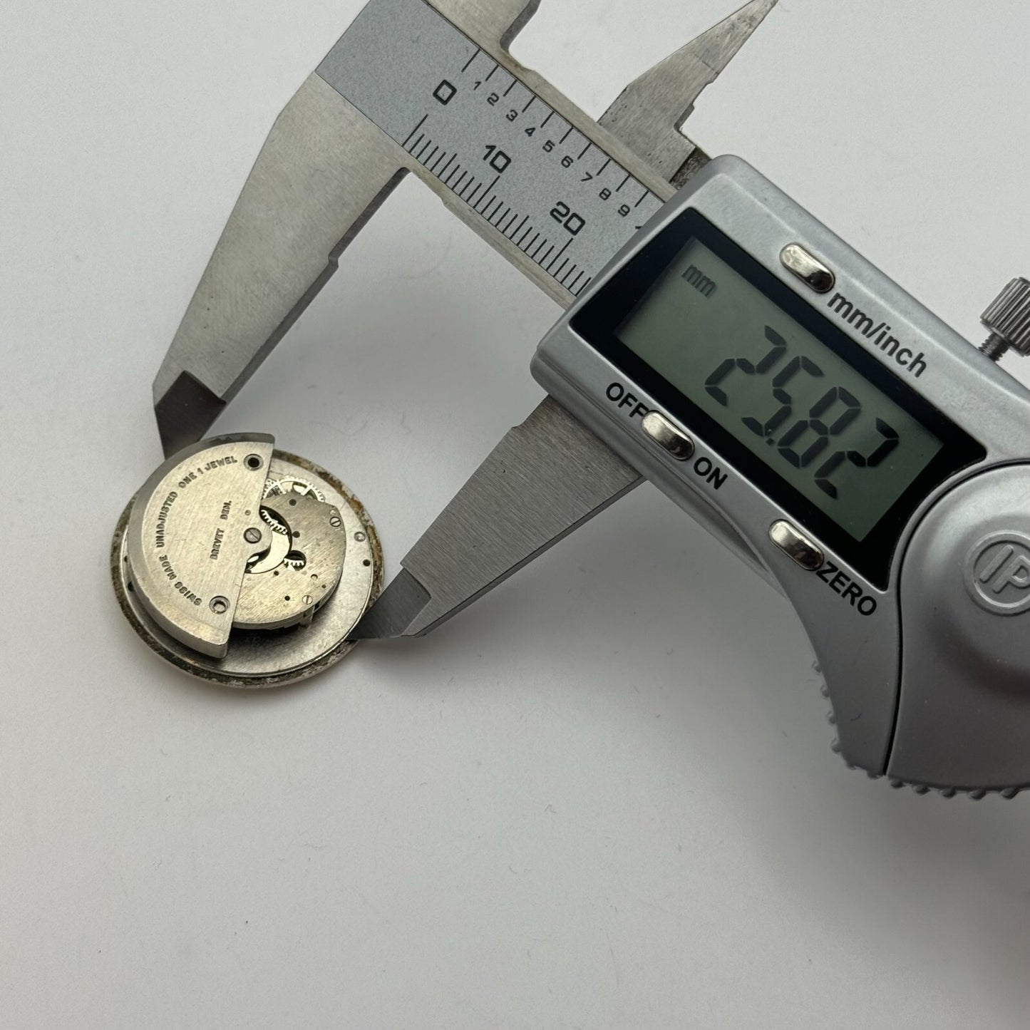 25.8mm Penguin EB 1575N Automatic 1 Jewel Watch Movement Swiss Vintage PARTS