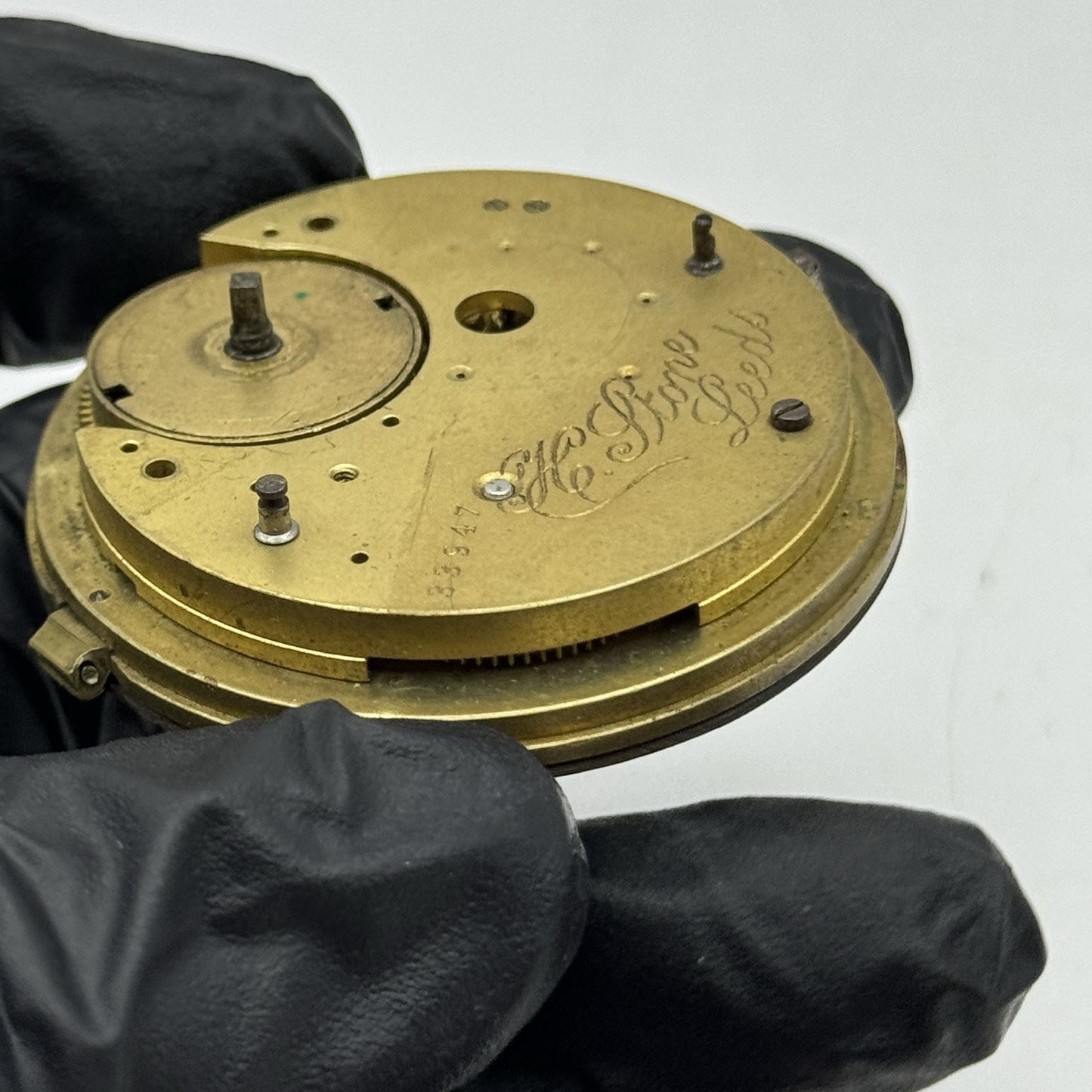 47.2mm Antique H Stone Leeds Key Wound Partial Pocket Watch Movement - PARTS