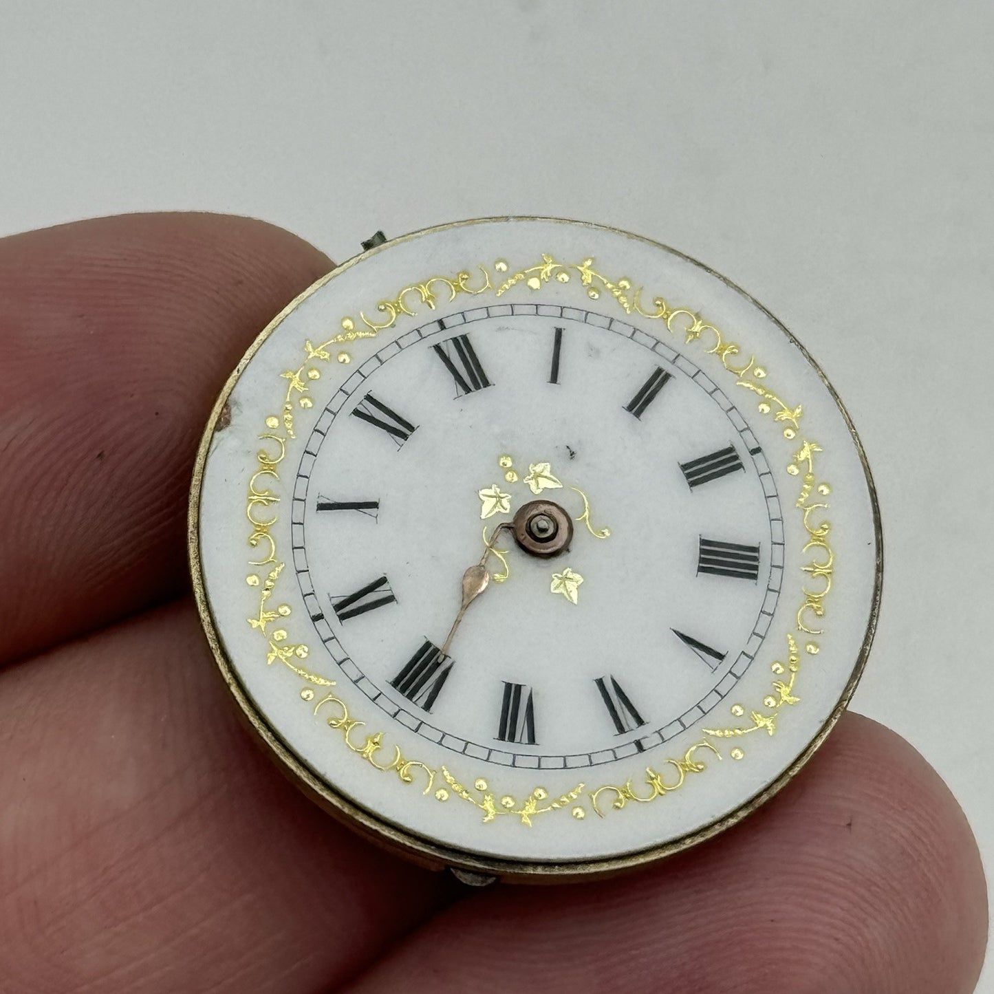 28mm Antique Beautiful Porcelain Dial Pocket Watch Movement - PARTS REPAIR SPARE