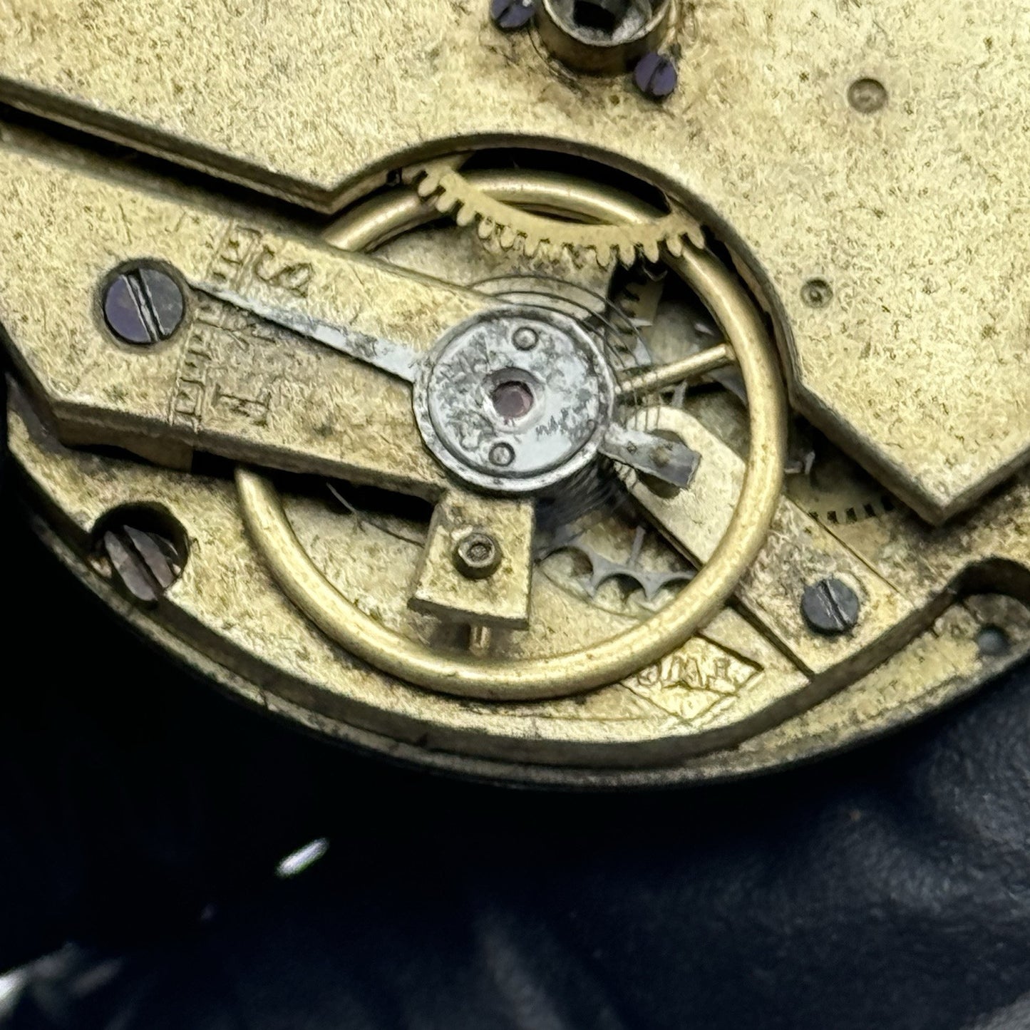 43.2mm Antique Key Wound Pocket Watch Movement - Roman Numerals PARTS REPAIR