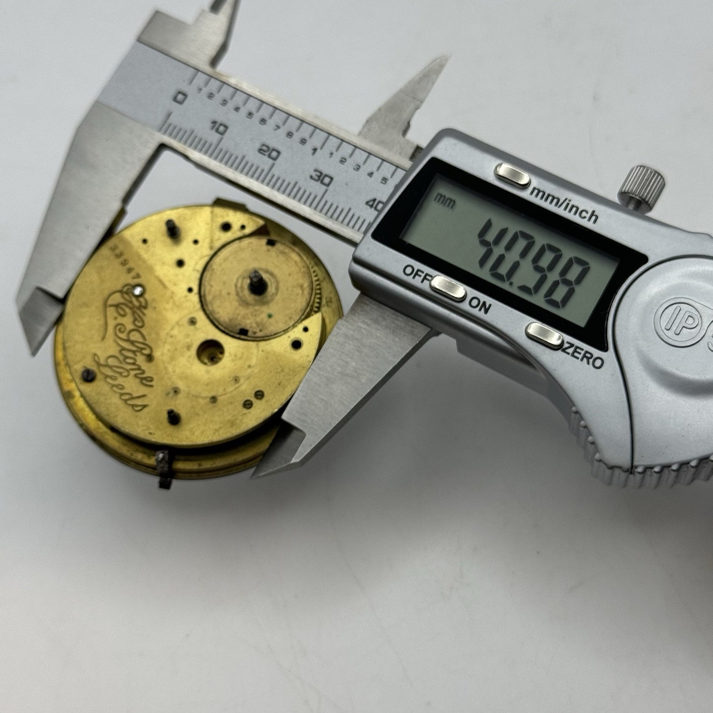 47.2mm Antique H Stone Leeds Key Wound Partial Pocket Watch Movement - PARTS