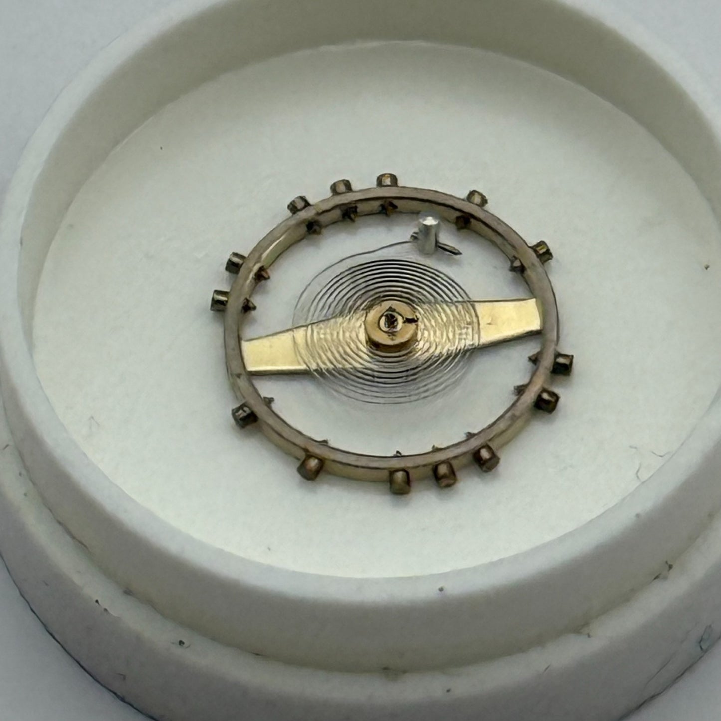 AV 41 Balance Wheel Complete And Spring 5¼’’’ 55 M Watch Movement Parts NOS
