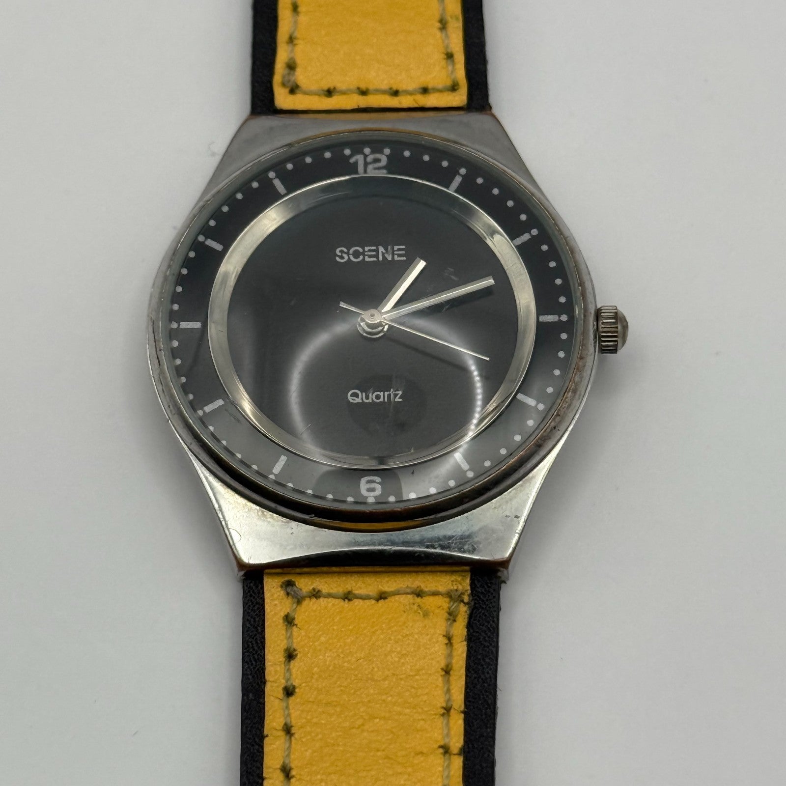 Scene Ladies Quartz Watch Black Dial Yellow Leather Strap Working 32mm