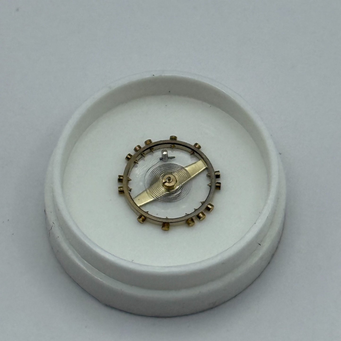 FEF 370 371 Balance Wheel Complete And Spring  176 Watch Movement Parts NOS