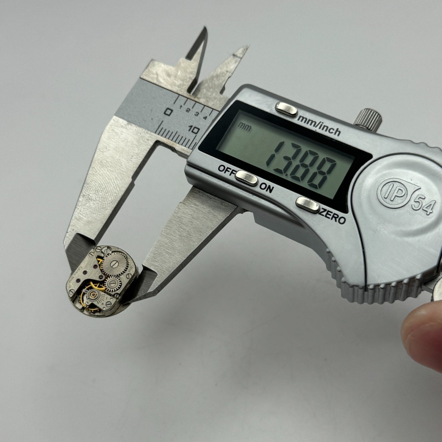 13.8mm Ladies Slava Cal 1601 Manual Wind Watch Movement Swiss Vintage PARTS