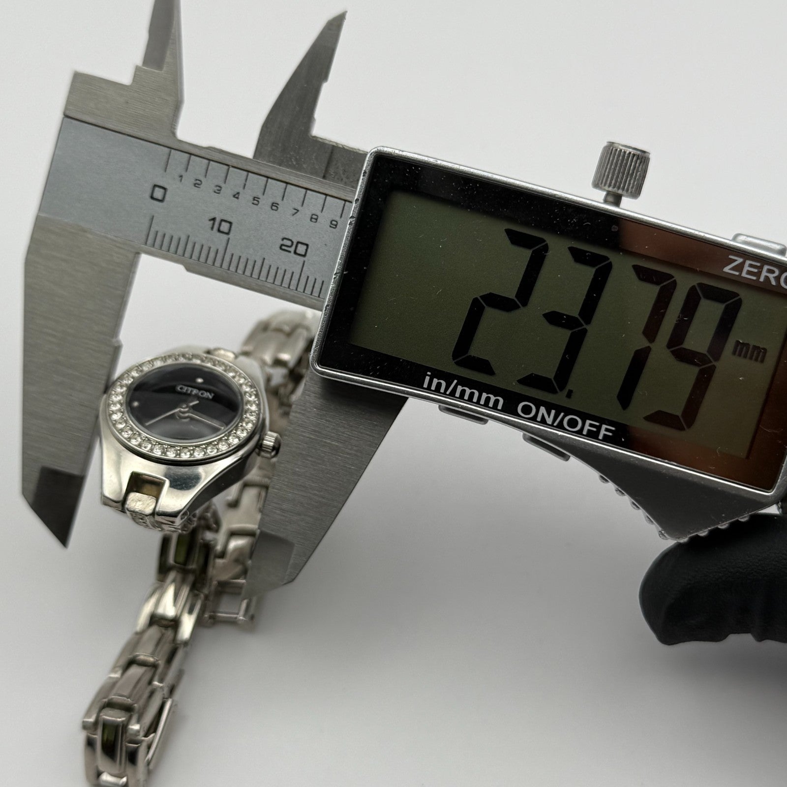 Citron BLC202 Ladies Quartz Watch Black Dial Silver Tone Bracelet Working 21mm