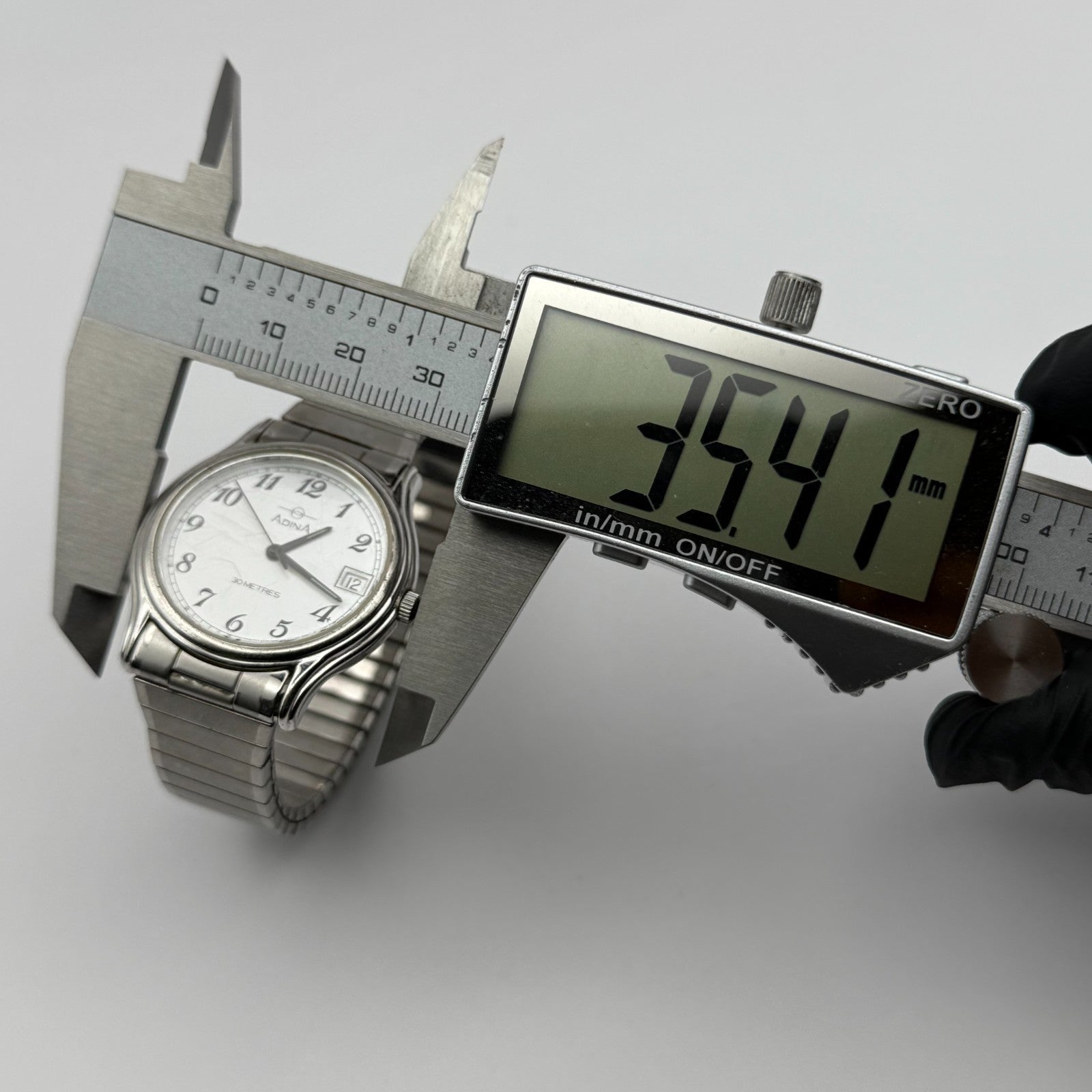 Adina Design Ladies Quartz Watch Date Dial Silver Tone Stretch Band Working 33mm