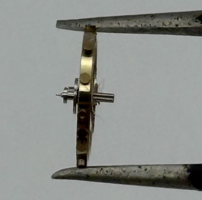 FEF 370 371 Balance Wheel Complete And Spring  176 Watch Movement Parts NOS