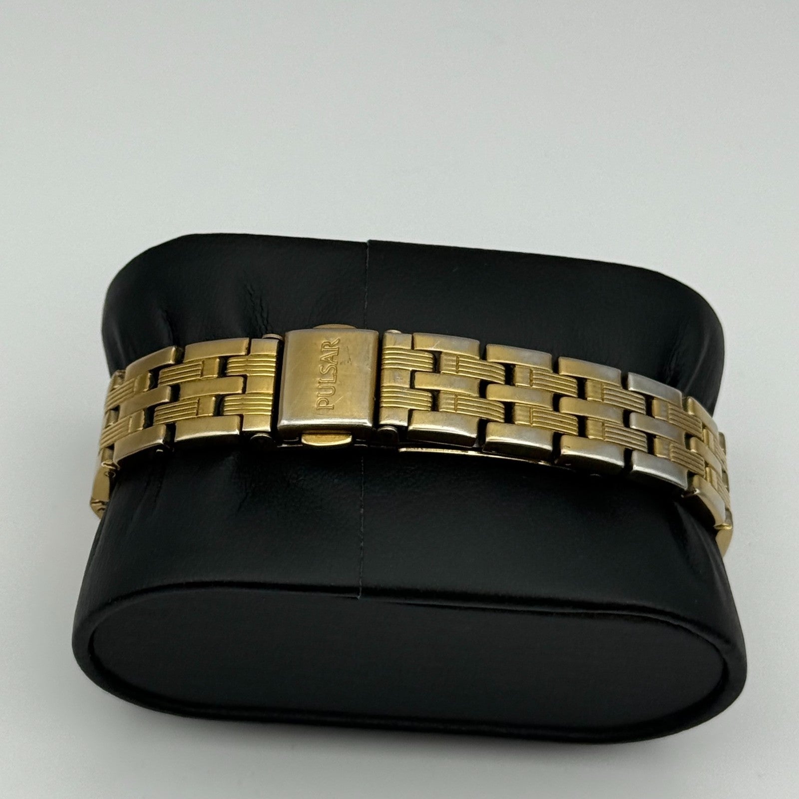 Pulsar Ladies Quartz Watch Crystal Markers Date Gold Tone Bracelet Working 25mm