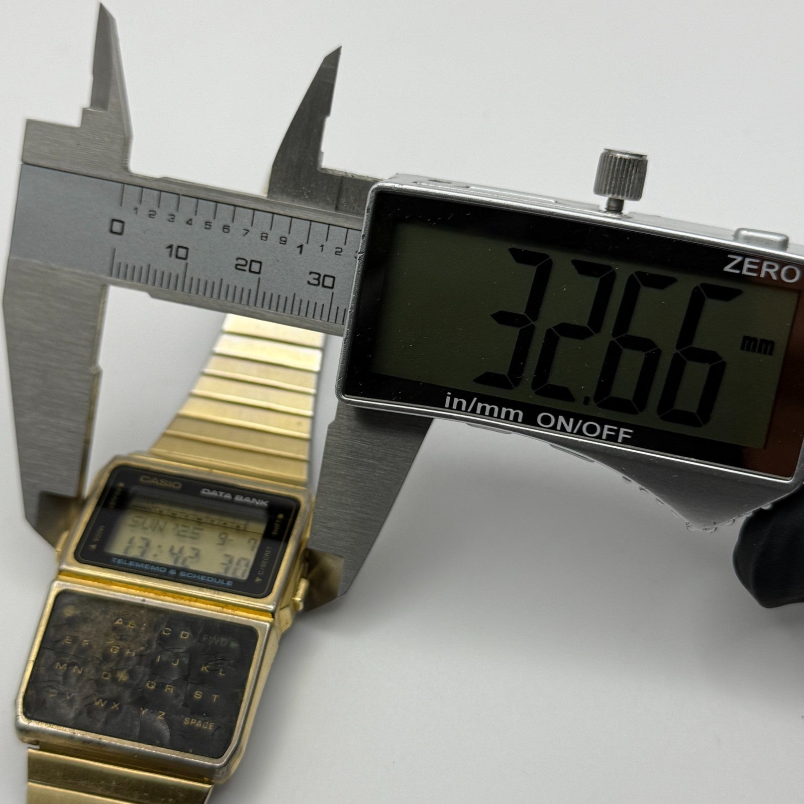 Casio Quartz Watch DBC-610 Data Bank Telememo Vintage 33mm Working Digital