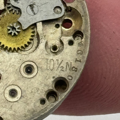 23.6mm Buren 10 1/2N Manual Wind Partial Watch Movement Swiss Vintage PARTS
