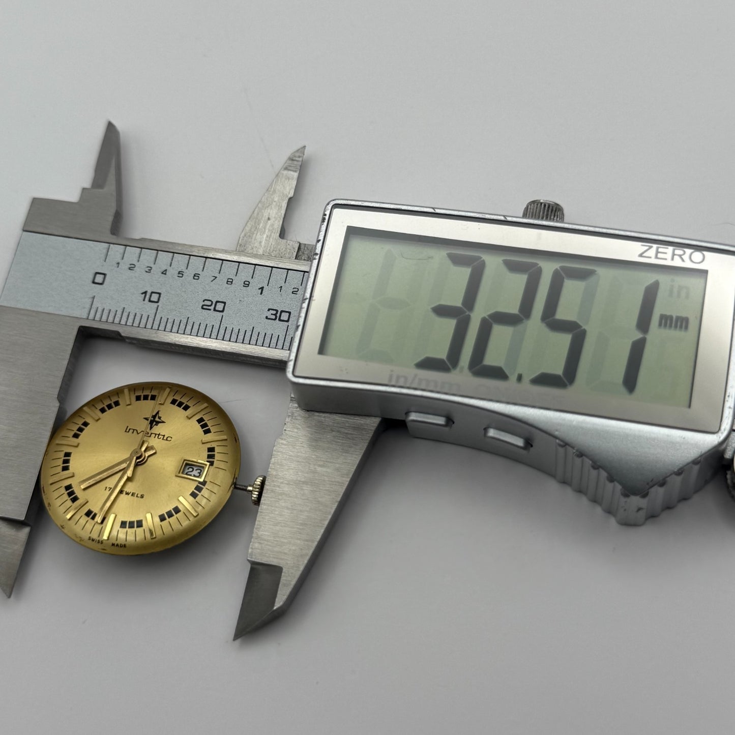 Inventic EB 8385-67 Watch Movement Manual Wind Vintage Swiss Parts Repair 22.2mm